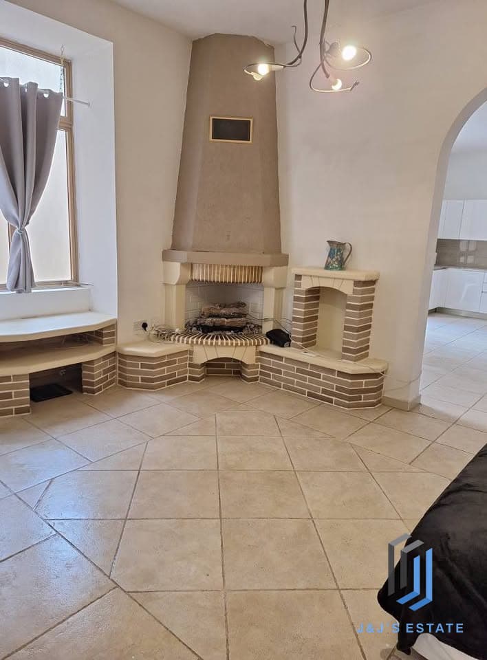 Modern Two Bedroom Ground Floor Flat in Hamrun