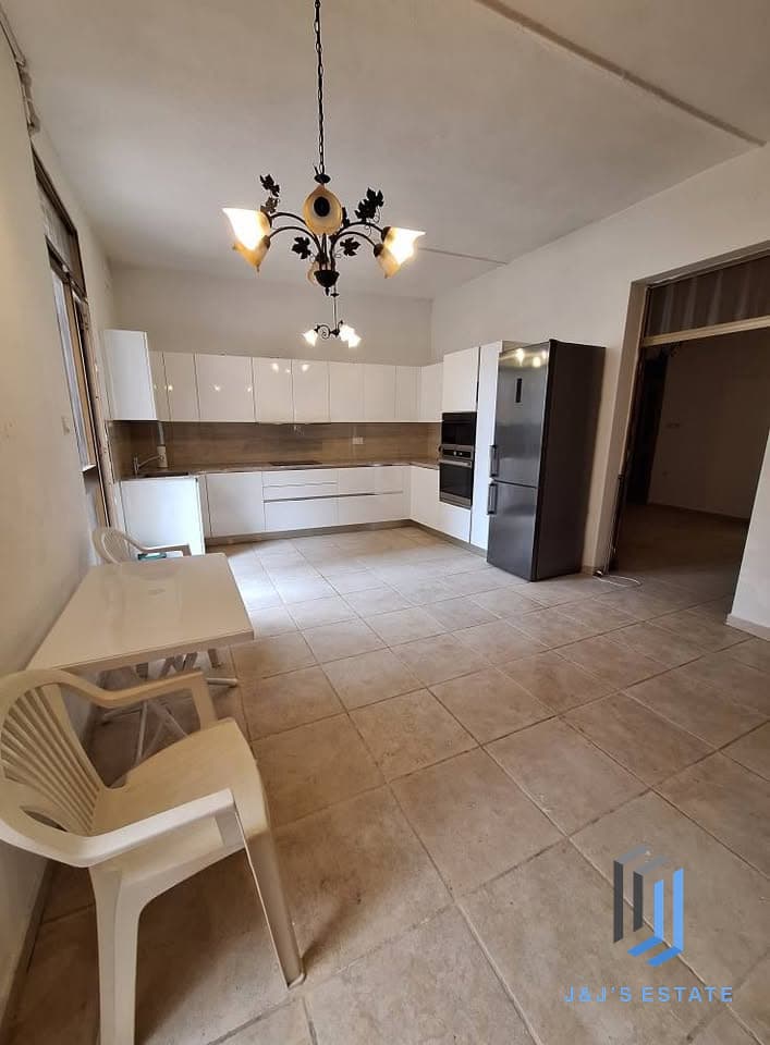 Modern Two Bedroom Ground Floor Flat in Hamrun · 3