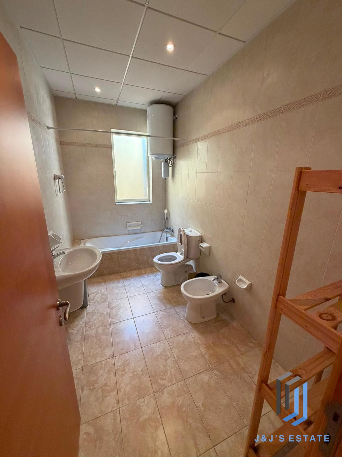 Fully furnished three-bedroom apartment in central Sliema · 15