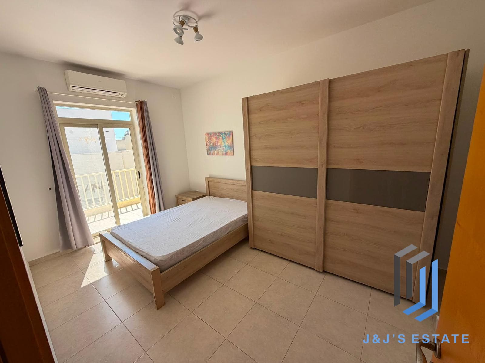 Fully furnished three-bedroom apartment in central Sliema · 13