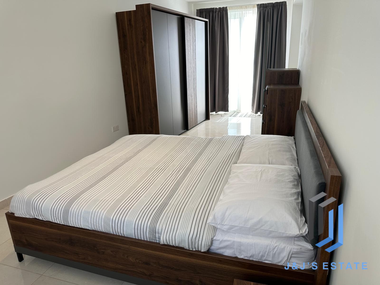Sea View Penthouse Apartment with One Bedroom · 9