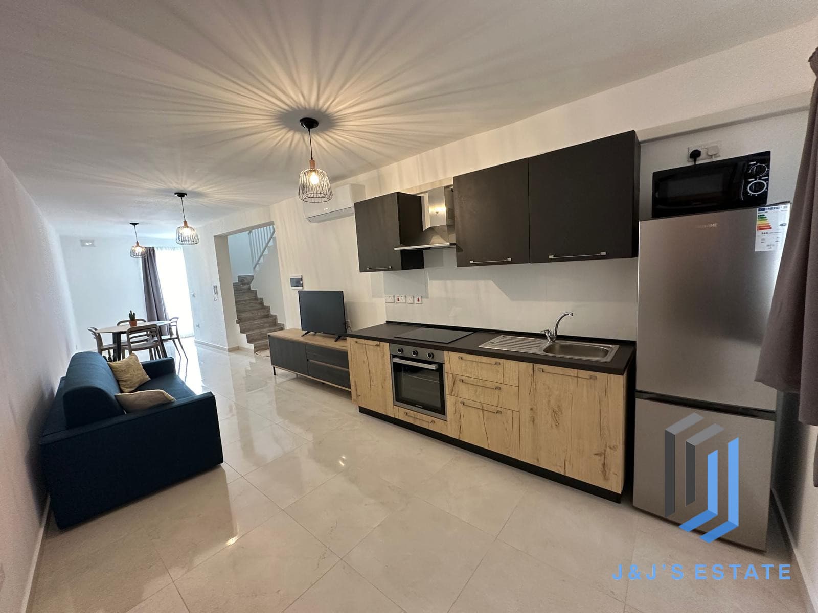 Sea View Penthouse Apartment with One Bedroom · 5