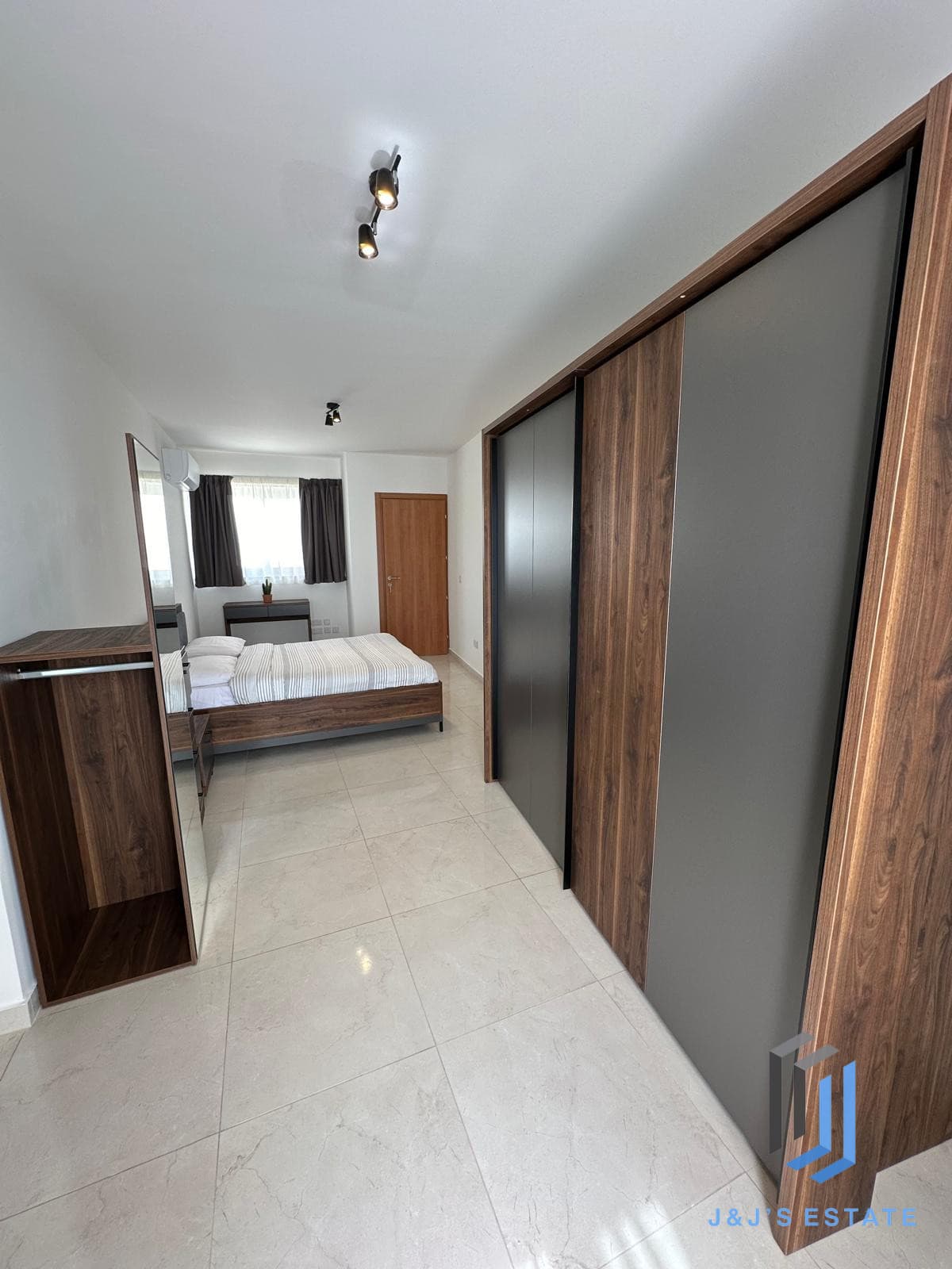 Sea View Penthouse Apartment with One Bedroom · 13