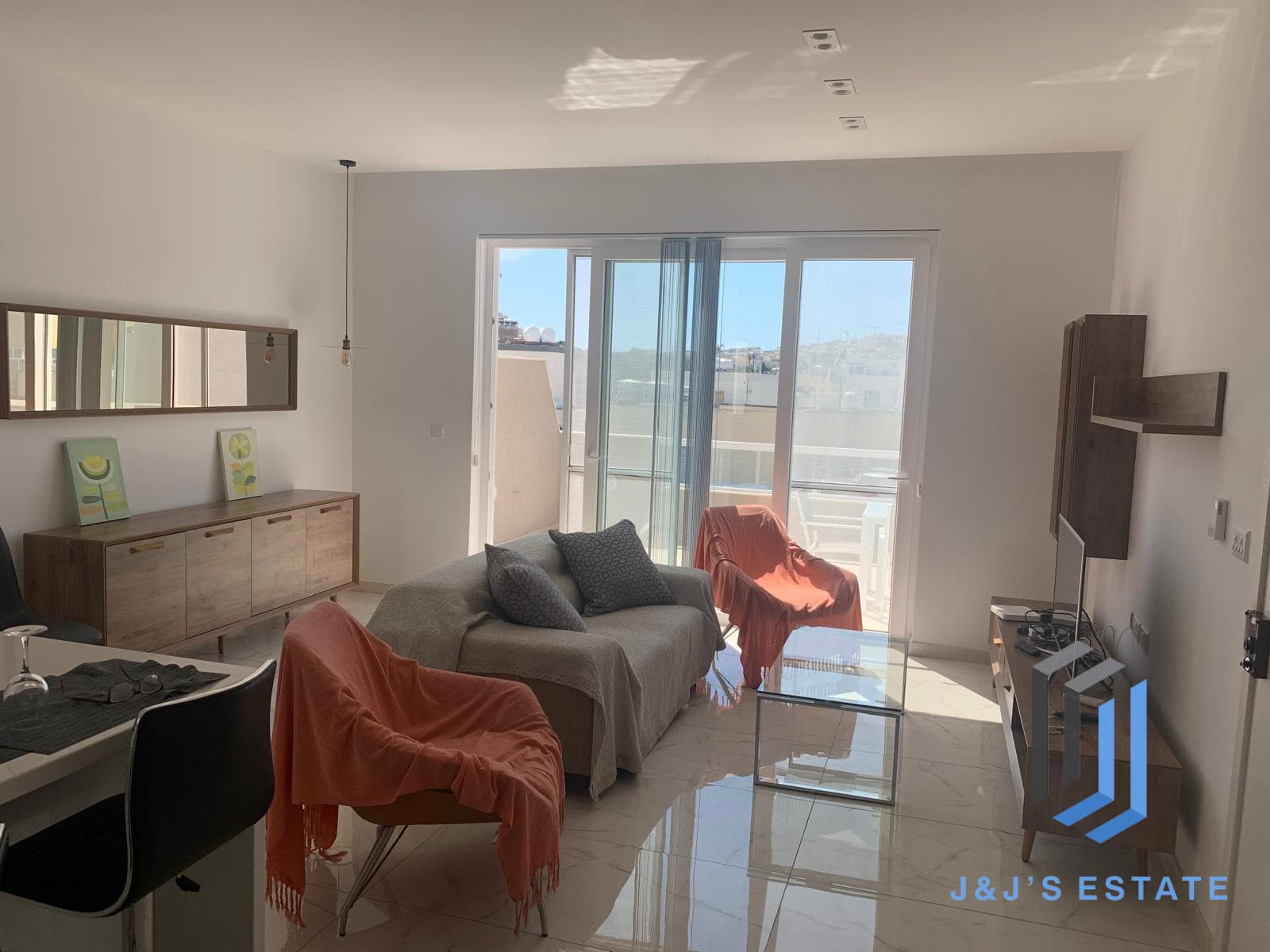Fully Furnished Penthouse Apartment with Elevator Gzira · 4
