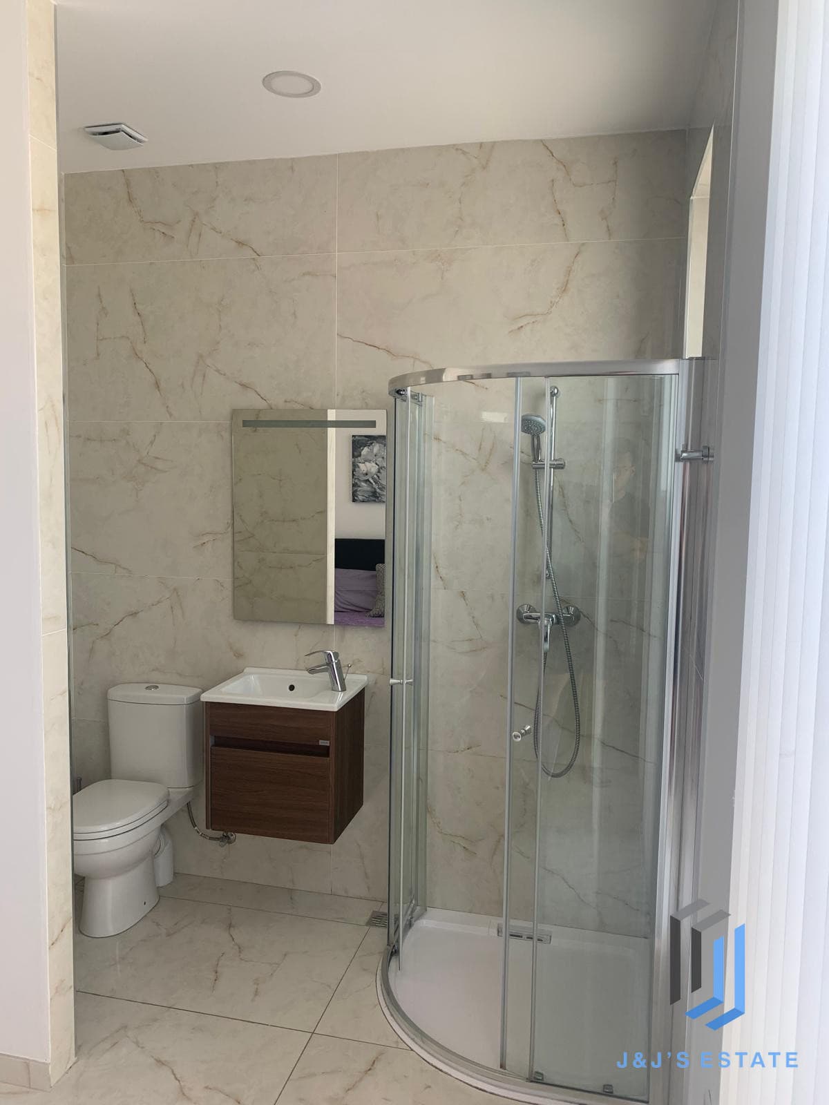 Fully Furnished Penthouse Apartment with Elevator Gzira · 11