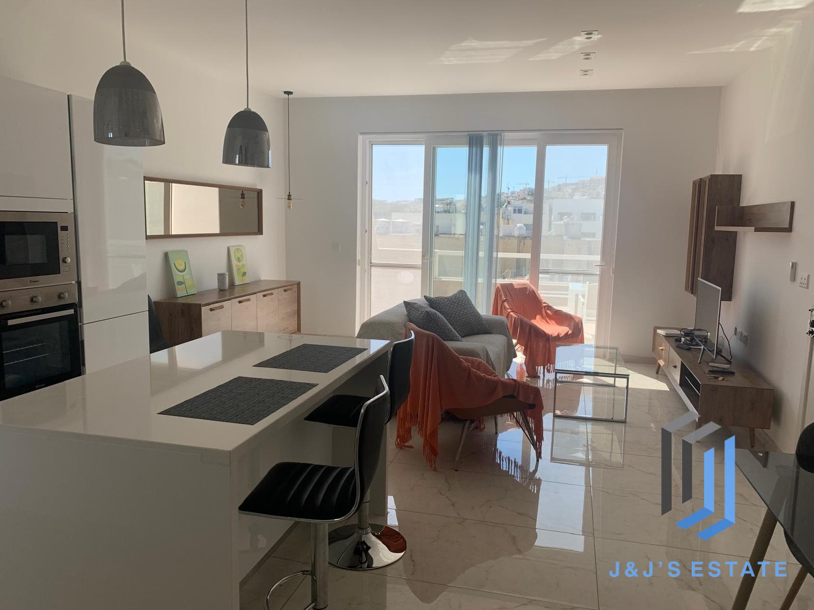 Fully Furnished Penthouse Apartment with Elevator Gzira · 7