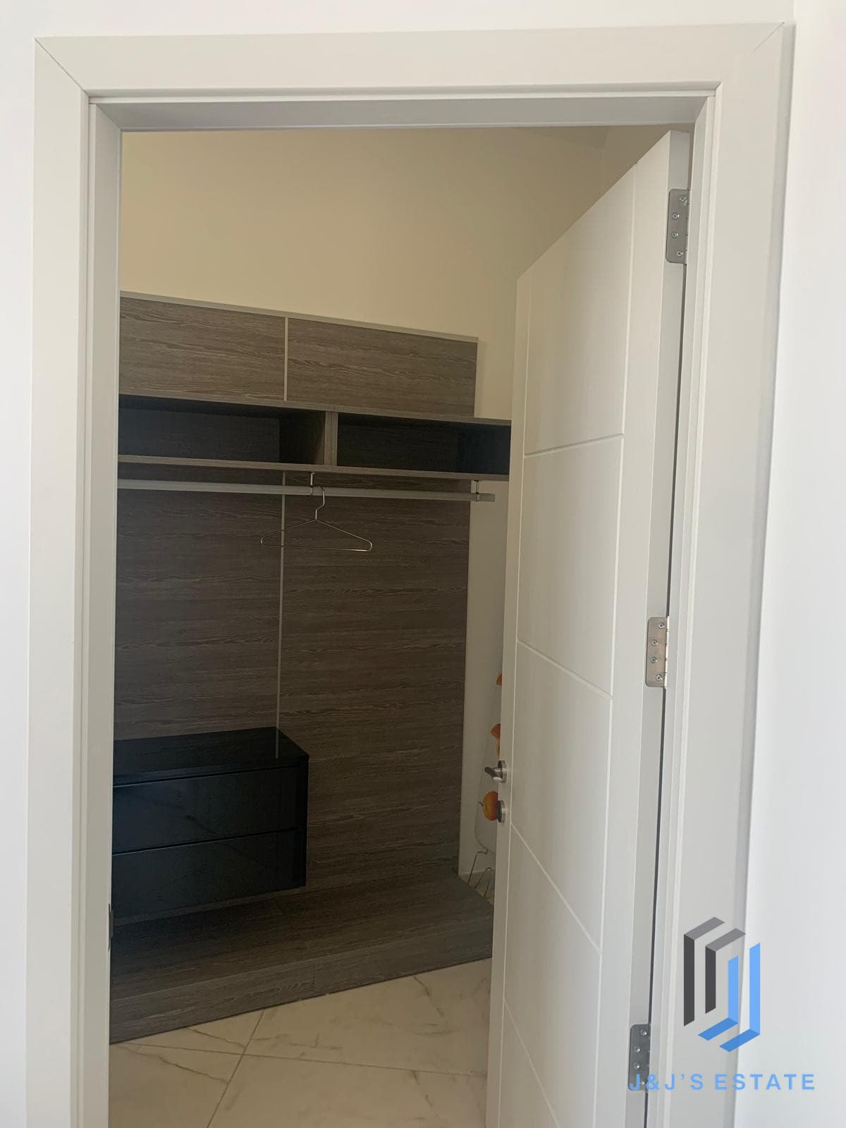 Fully Furnished Penthouse Apartment with Elevator Gzira · 12