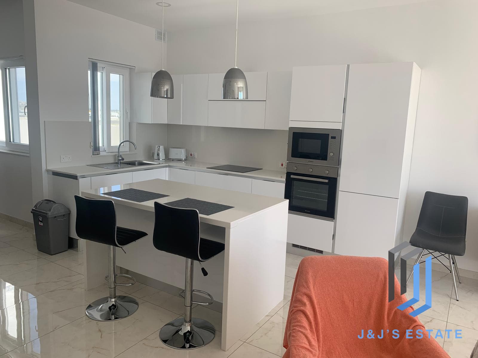 Fully Furnished Penthouse Apartment with Elevator Gzira · 5