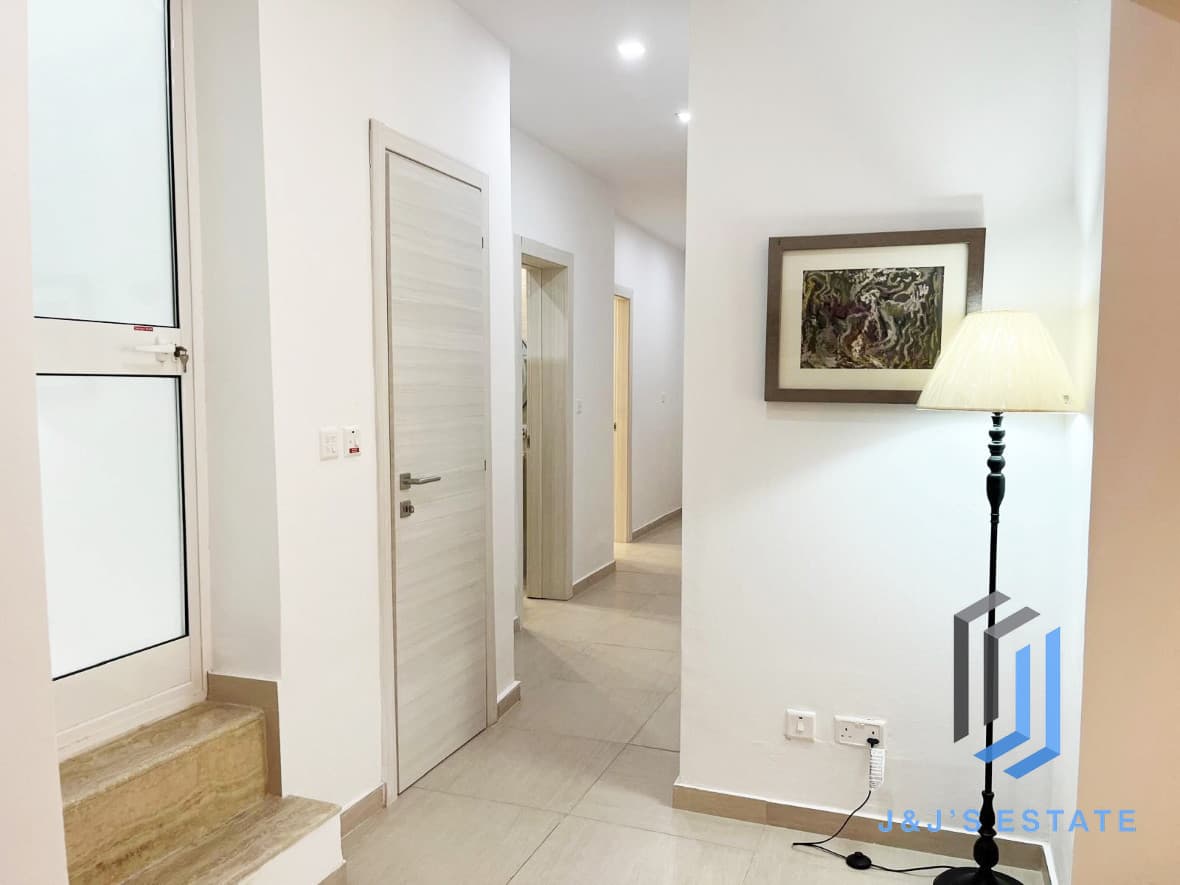 Fully Furnished Sliema Maisonette with Two Bedrooms · 7