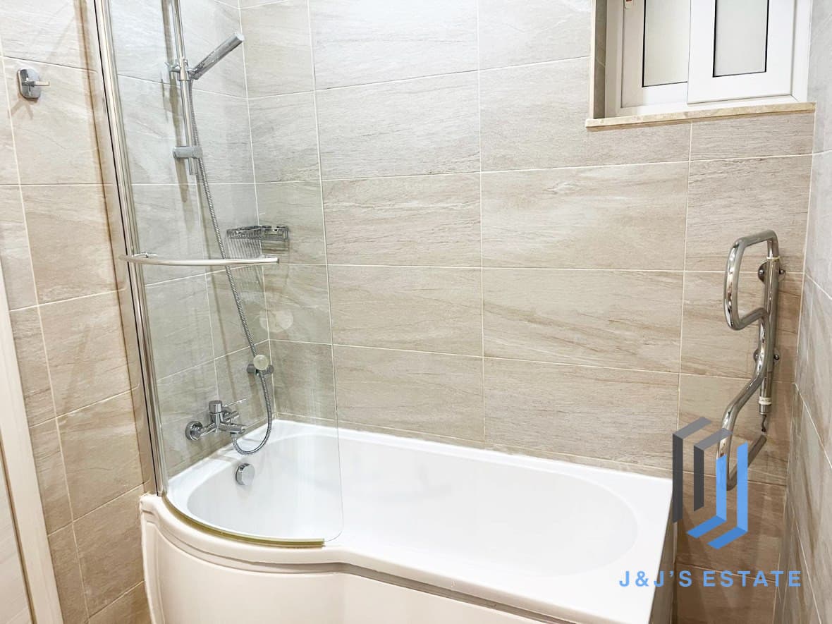 Fully Furnished Sliema Maisonette with Two Bedrooms · 12