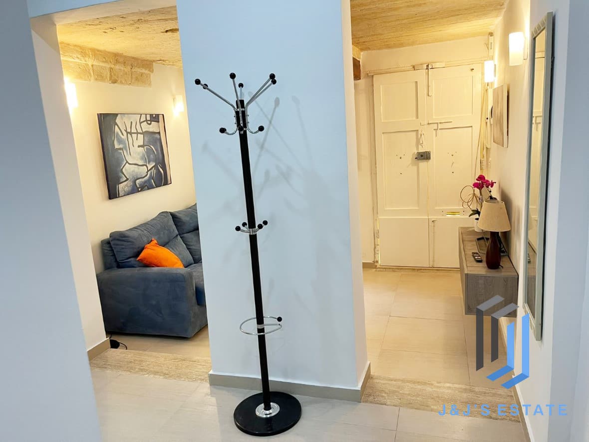 Fully Furnished Sliema Maisonette with Two Bedrooms · 4