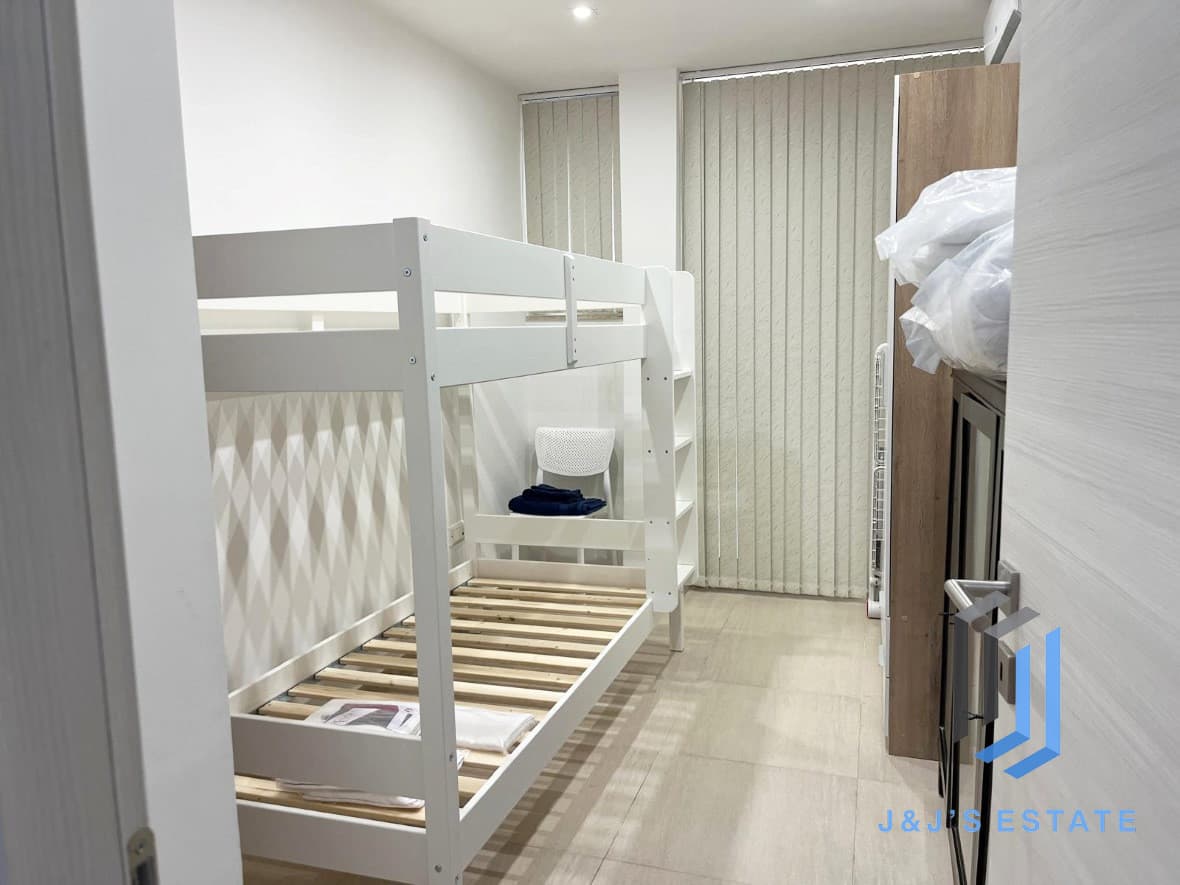 Fully Furnished Sliema Maisonette with Two Bedrooms · 6
