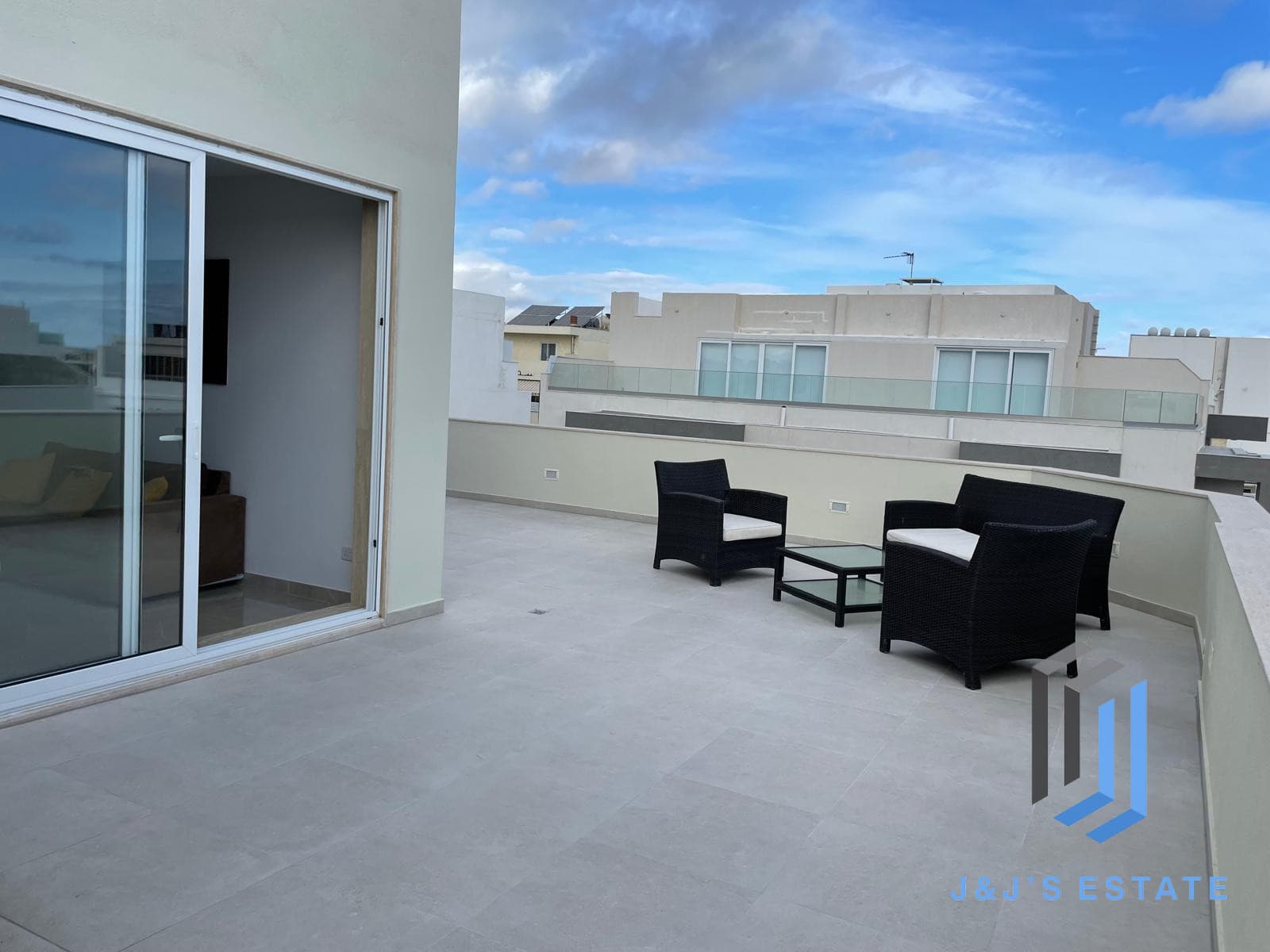 One-bedroom furnished penthouse with city views in Swieqi · 7