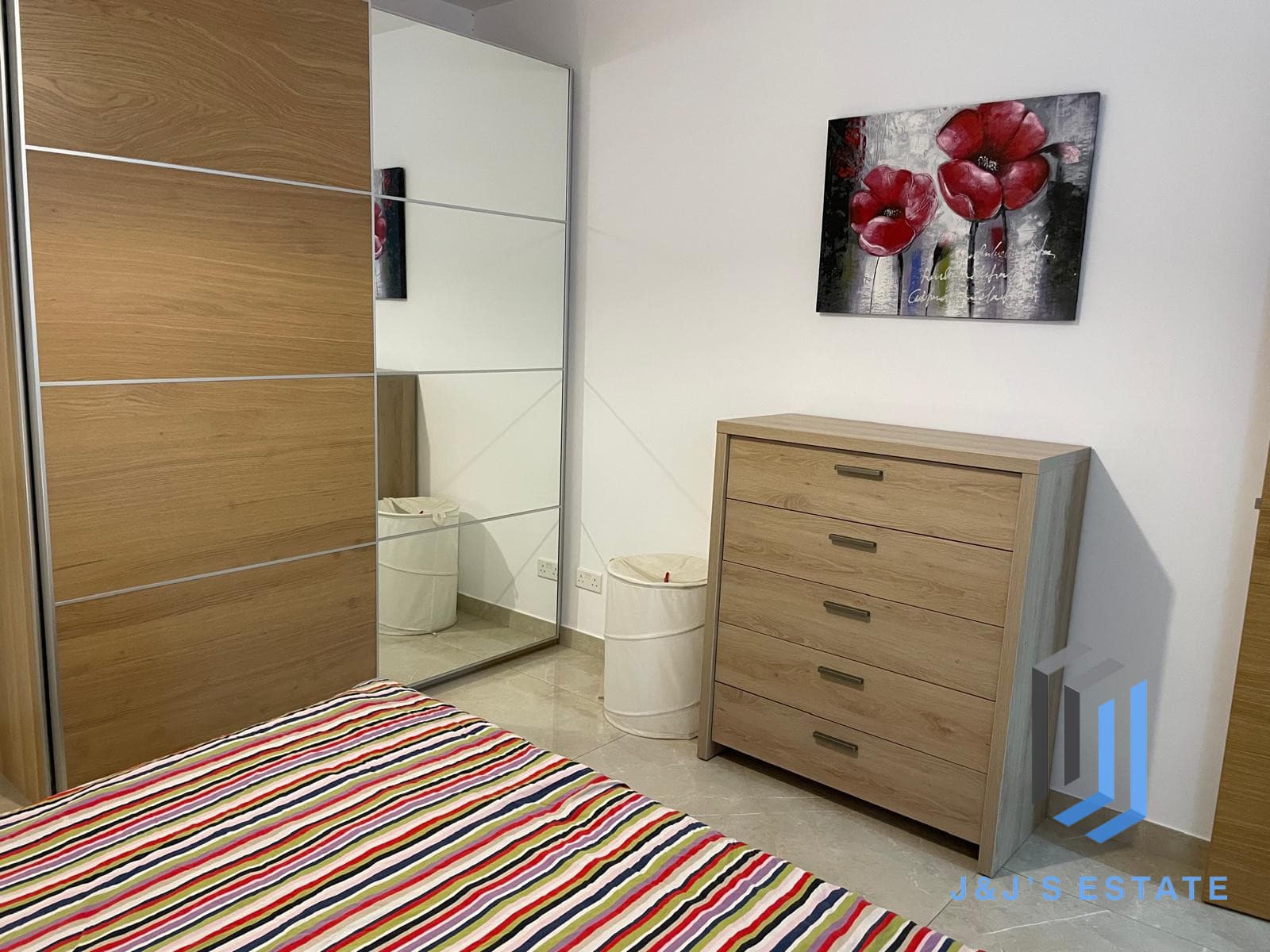 One-bedroom furnished penthouse with city views in Swieqi · 11