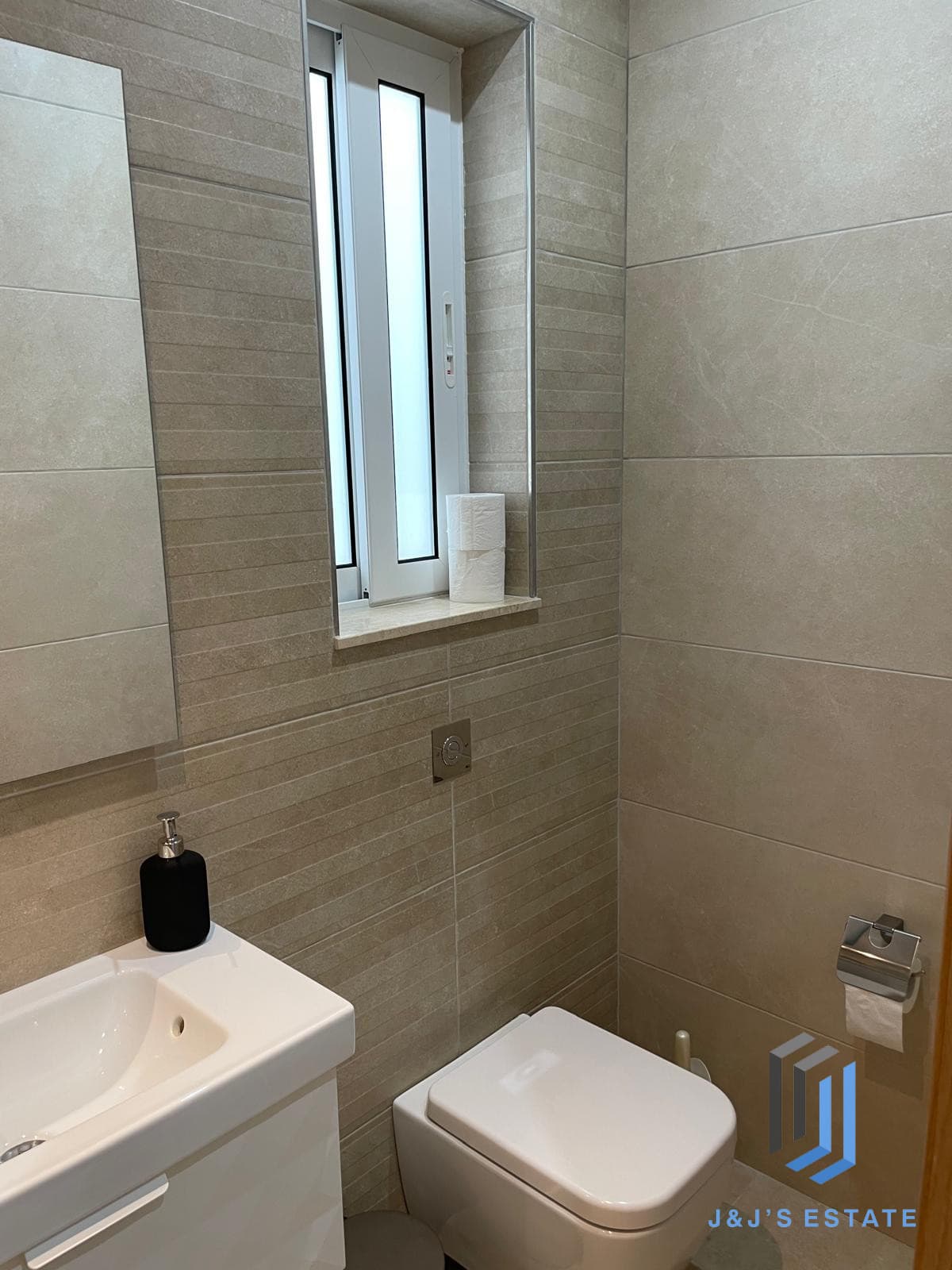 One-bedroom furnished penthouse with city views in Swieqi · 13