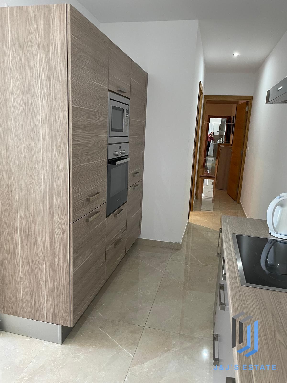One-bedroom furnished penthouse with city views in Swieqi · 8