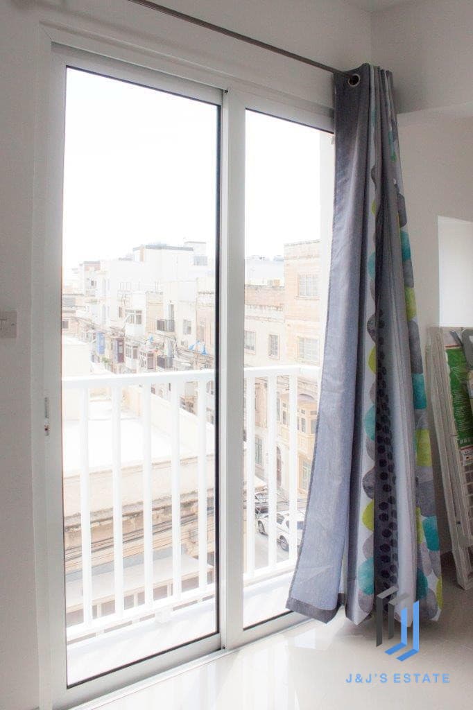 Modern One Bedroom Apartment for Rent in Gzira · 5