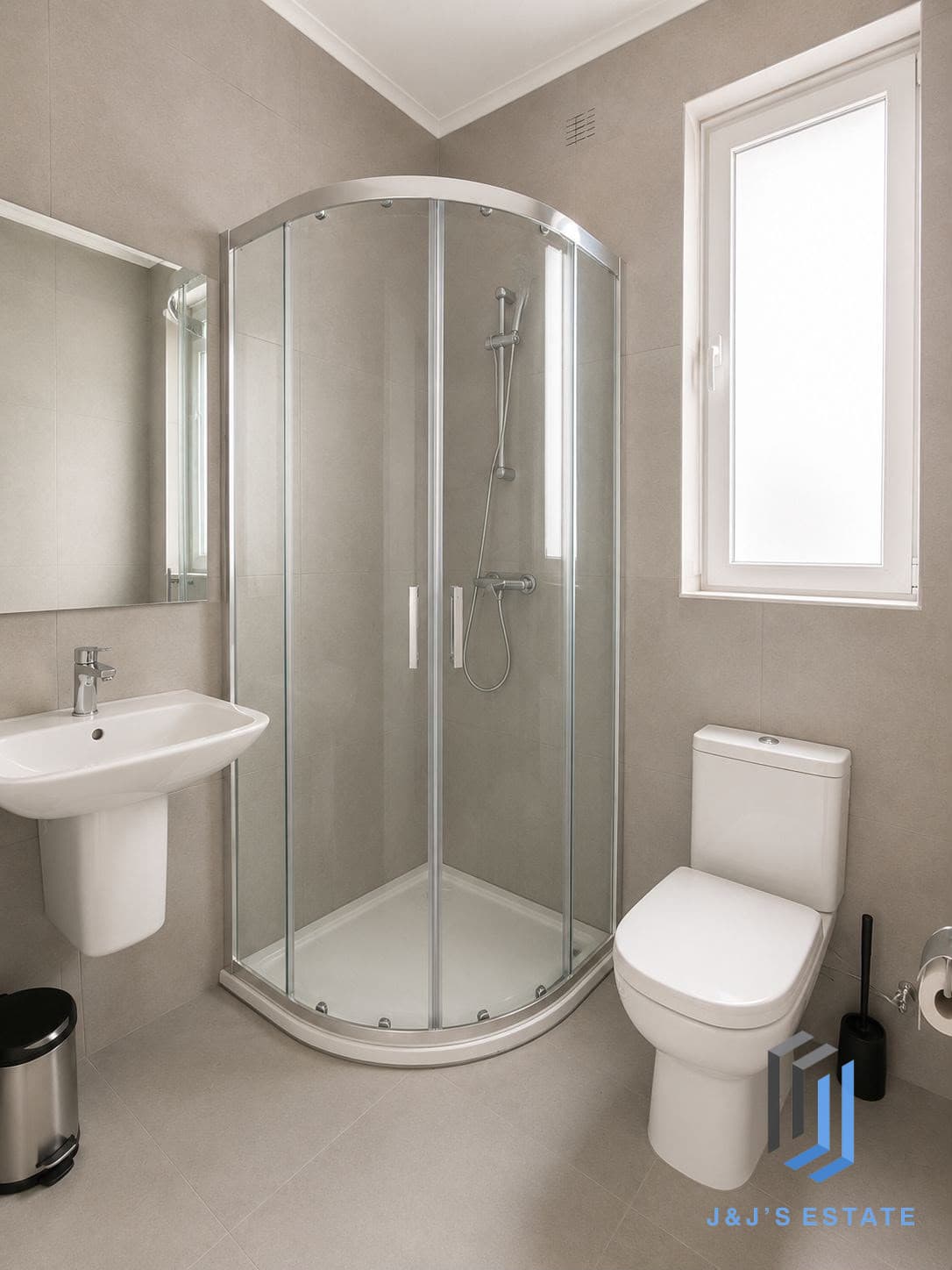 Fully Furnished Three Bedroom Apartment in Swieqi · 6
