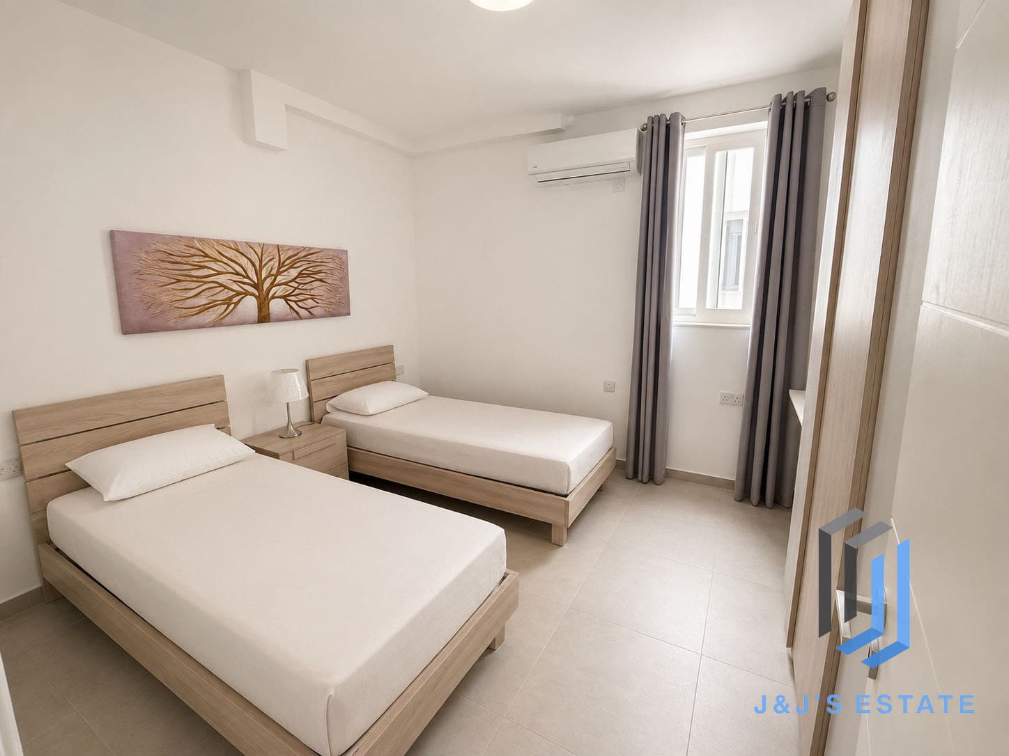 Fully Furnished Three Bedroom Apartment in Swieqi · 3