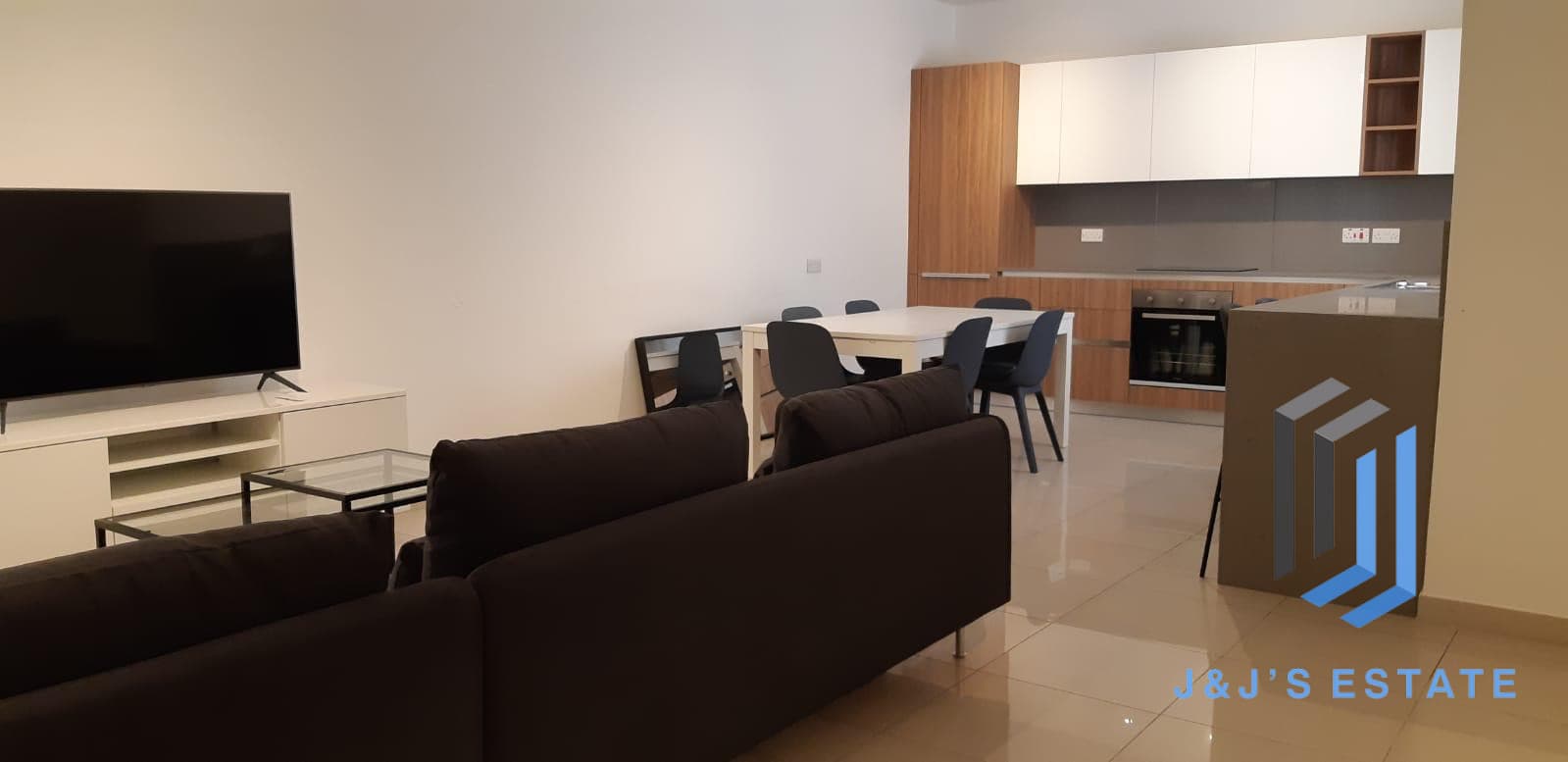 Fully Furnished Three Bedroom Apartment in Central Mosta · 4