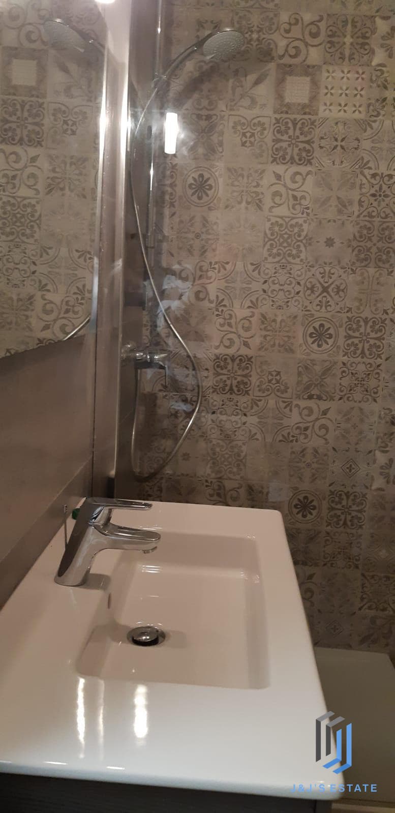 Fully Furnished Three Bedroom Apartment in Central Mosta · 8