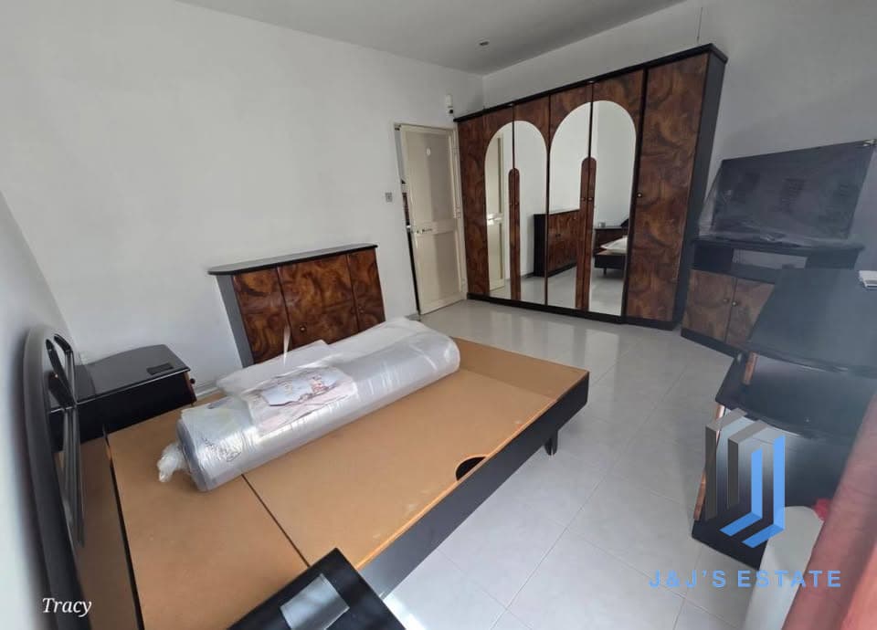 Seafront Ix-Xghajra Apartment Two Bedrooms Furnished · 6