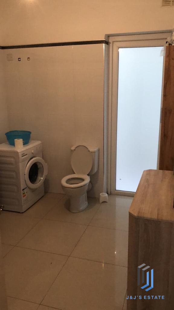 Three-bedroom maisonette with sea view in Birżebbuġa · 6