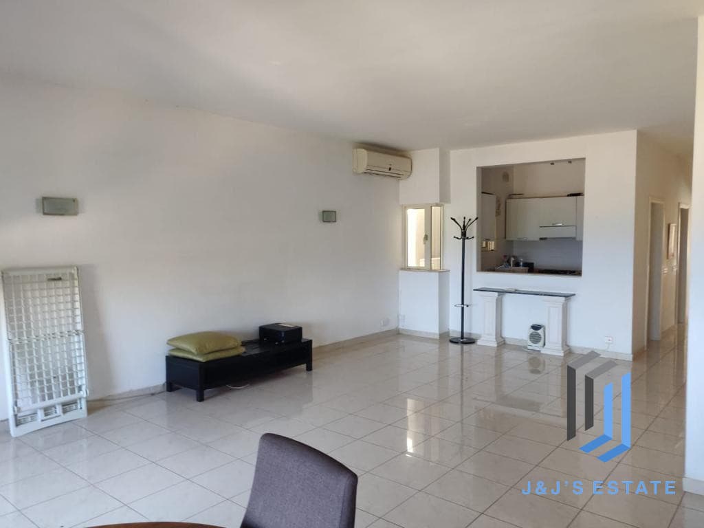 Sea Front Maisonette 3 Bedrooms in Madliena · 4