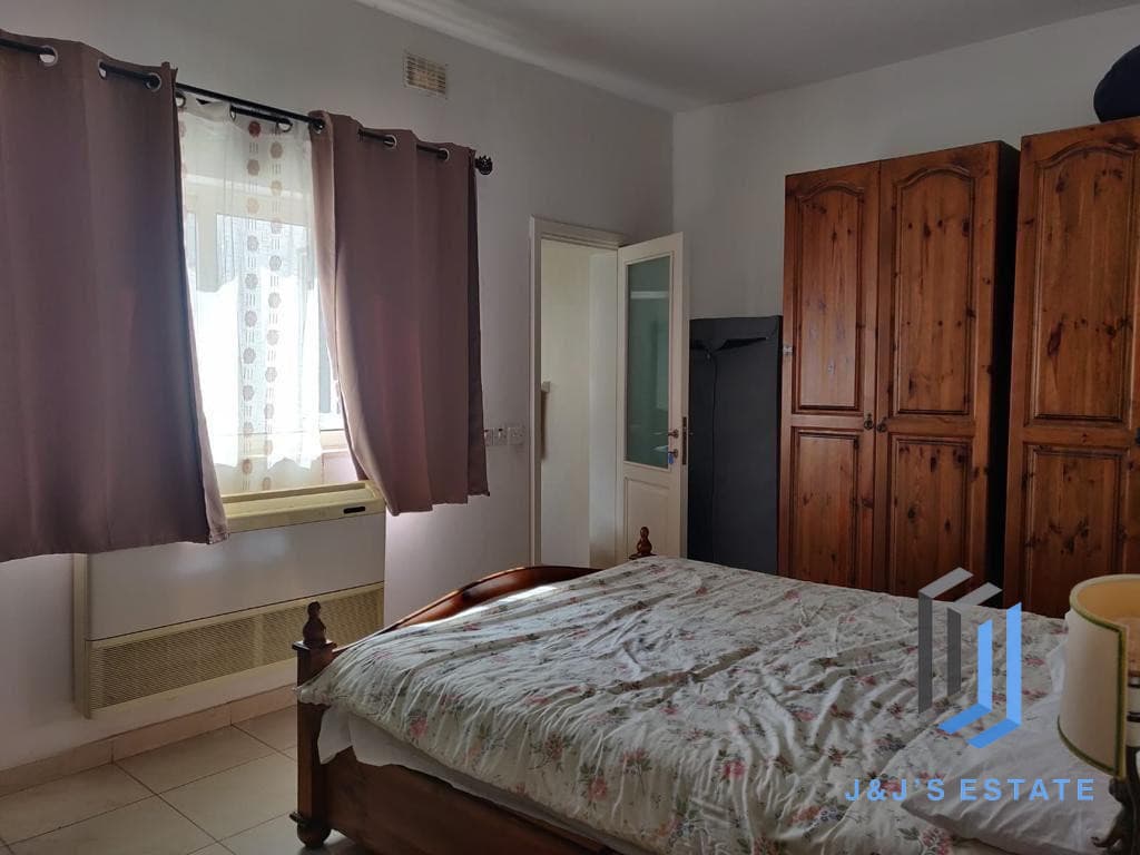 Sea Front Maisonette 3 Bedrooms in Madliena · 9