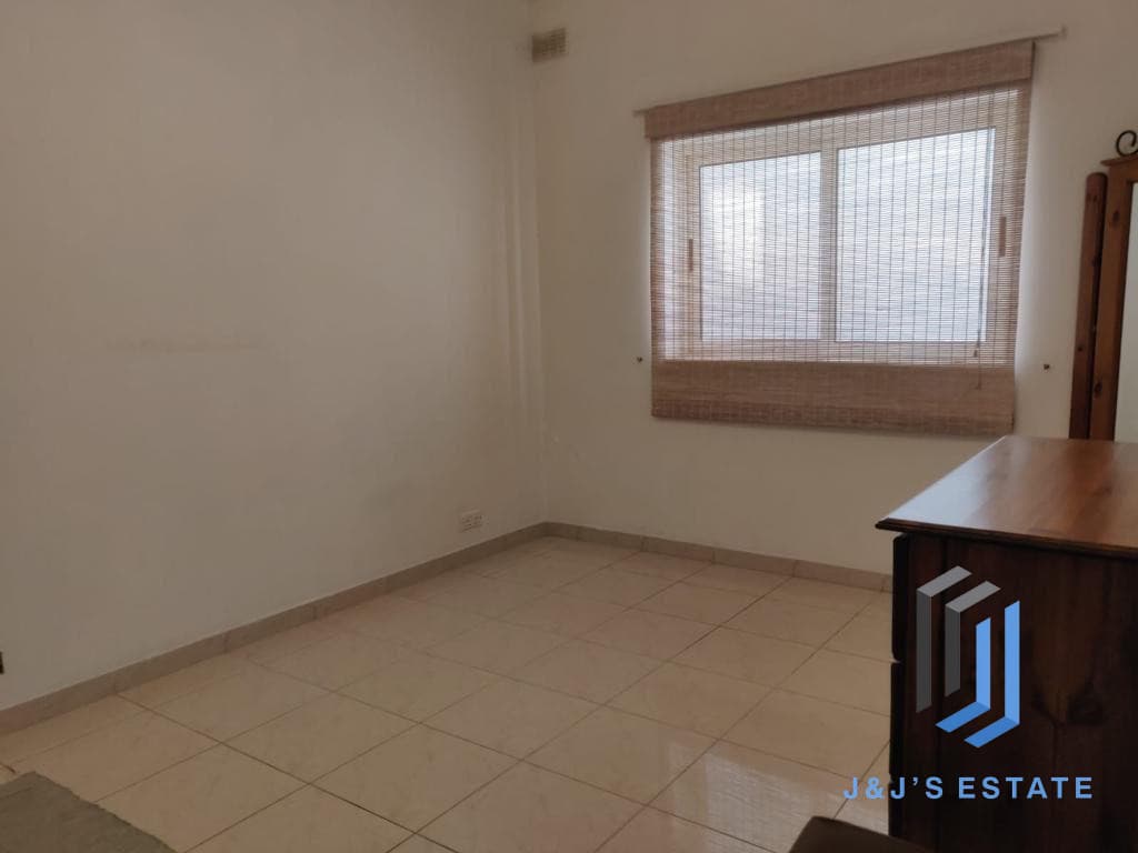 Sea Front Maisonette 3 Bedrooms in Madliena · 16