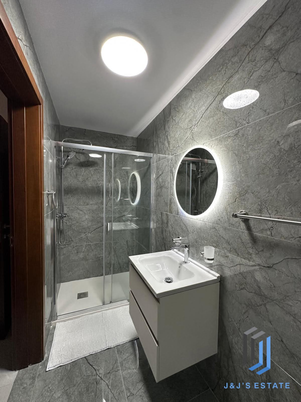 Furnished 2-Bed Apartment in Attard · 8