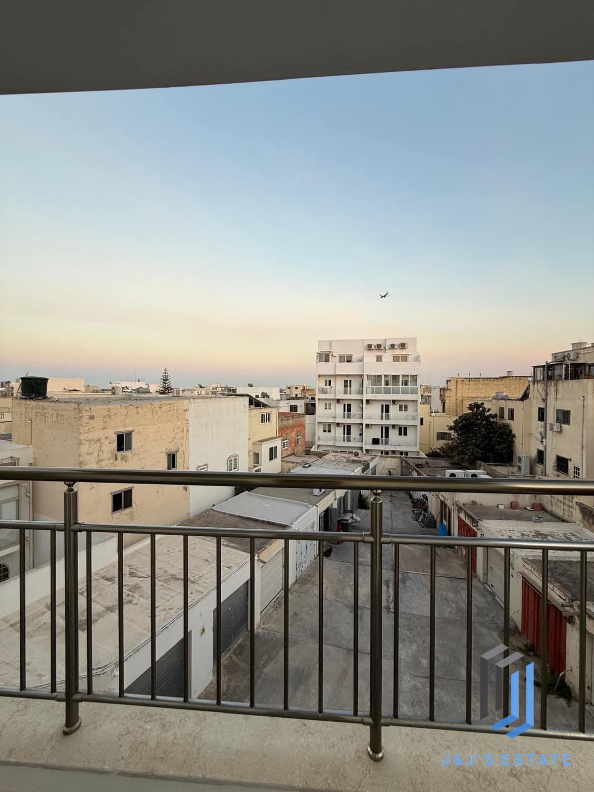 Furnished 2-Bed Apartment in Attard · 12
