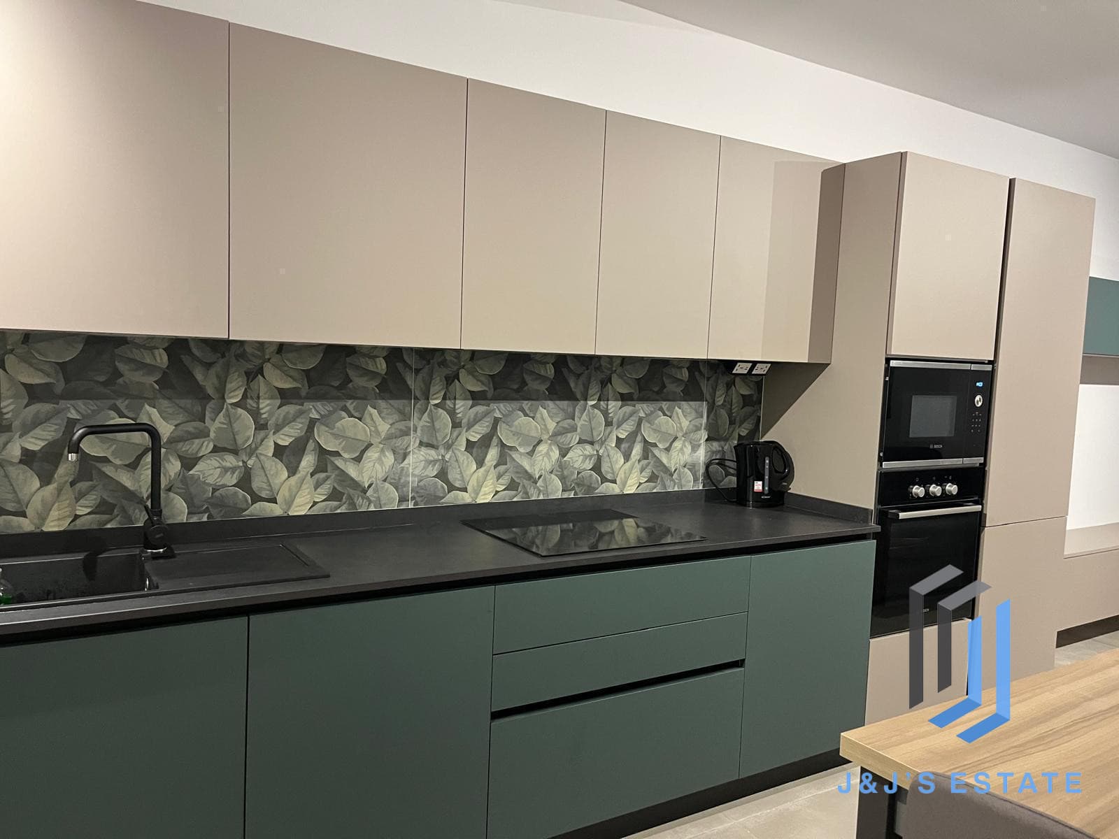 Furnished 1-bedroom apartment with direct sea view in Sliema · 1