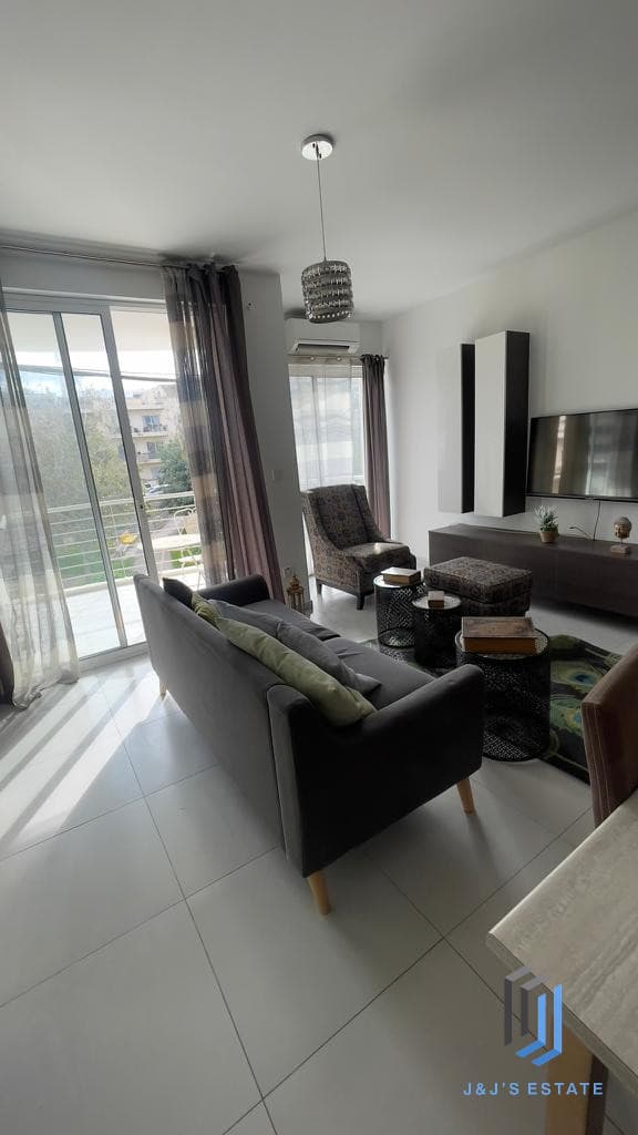 Furnished two-bedroom apartment in Bahar ic-Caghaq · 4