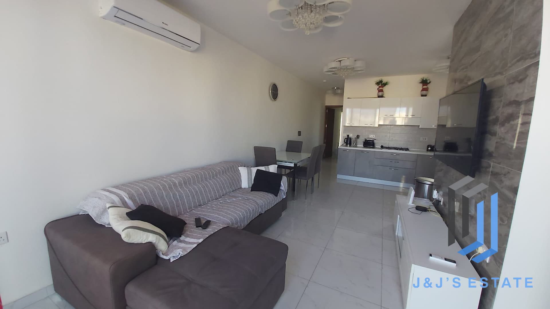 Marsaxlokk 1-Bedroom Penthouse with Sea View · 5