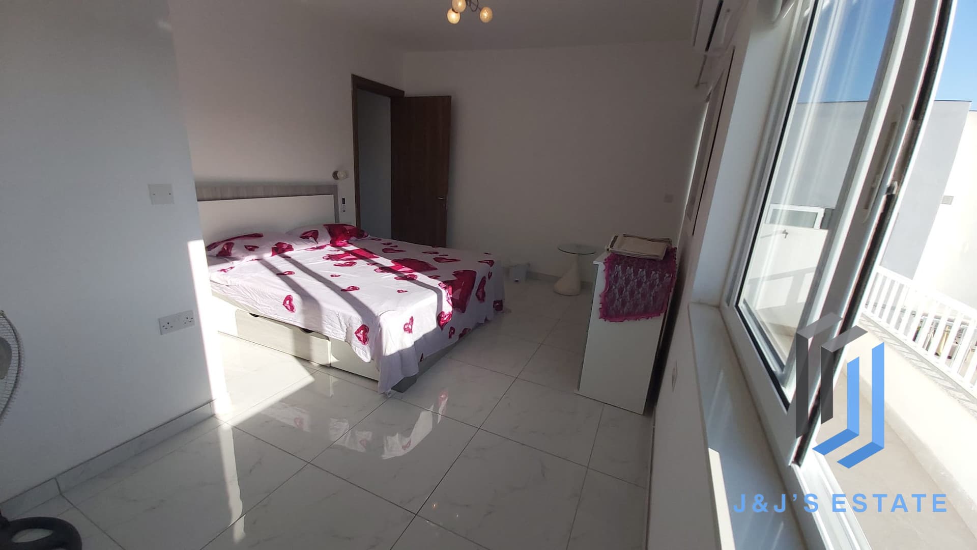 Marsaxlokk 1-Bedroom Penthouse with Sea View · 8
