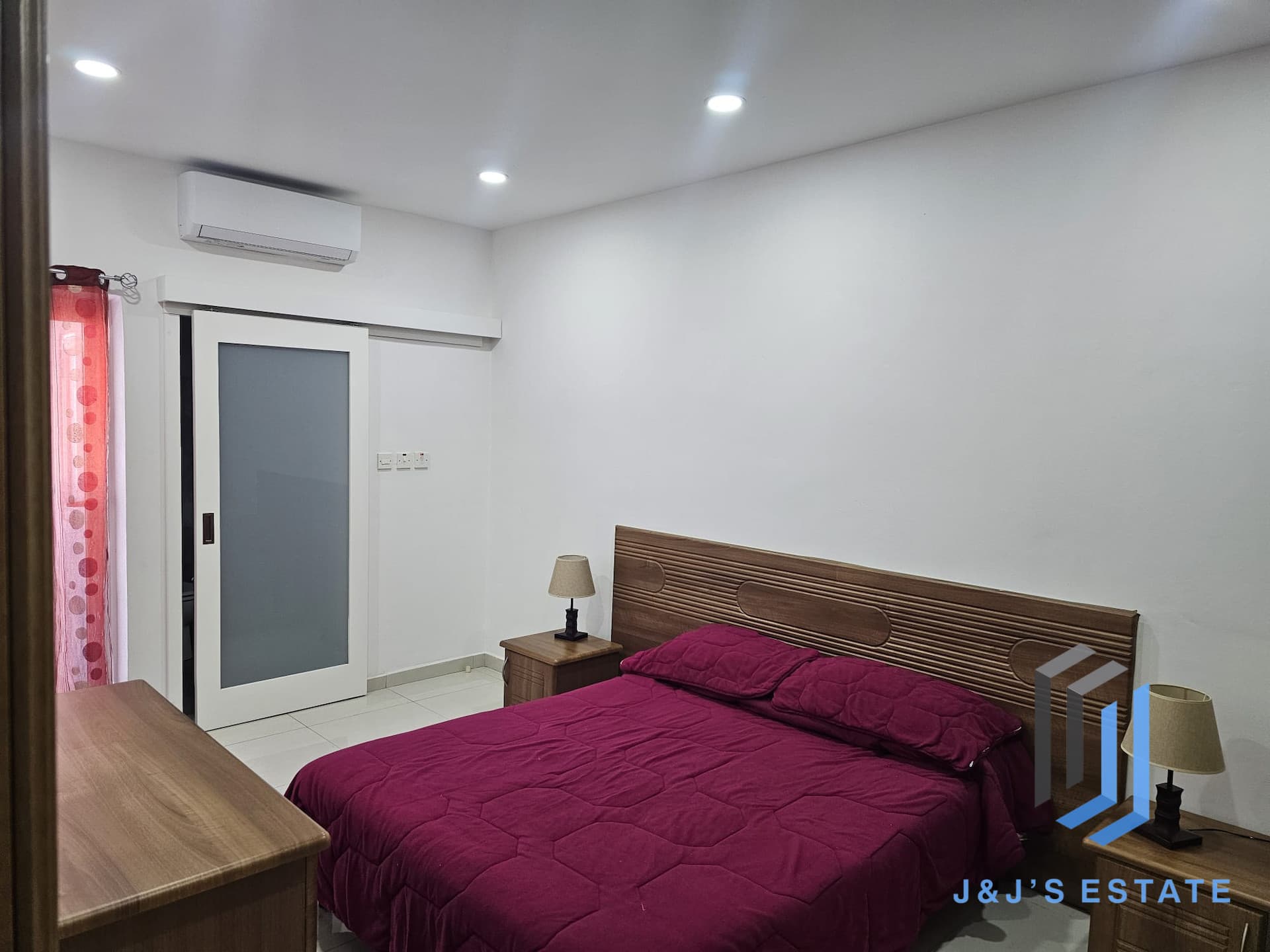 Furnished 2-bedroom apartment with city views in Gzira · 7