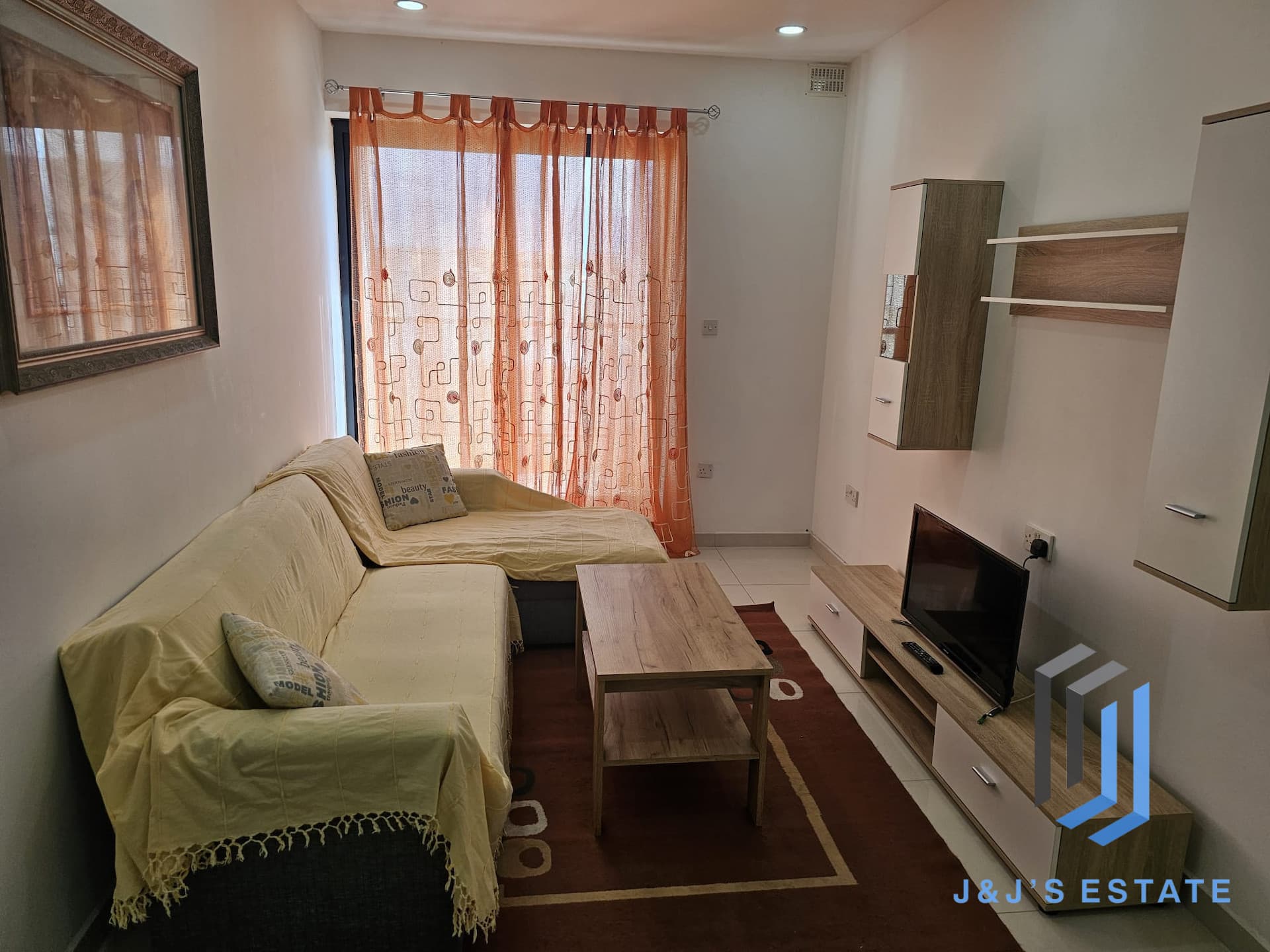 Furnished 2-bedroom apartment with city views in Gzira · 5