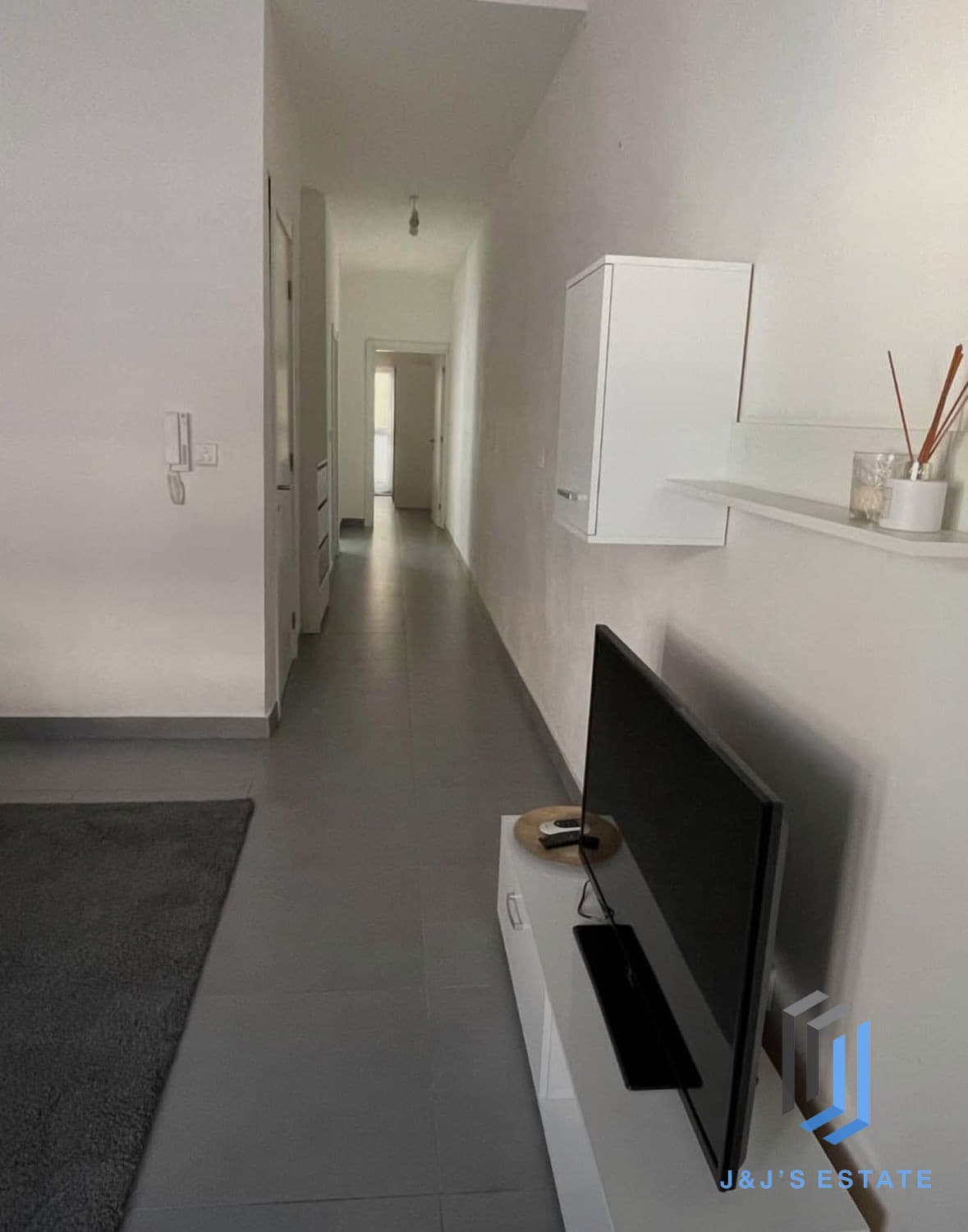 Furnished two-bedroom apartment with balcony in Gżira · 6