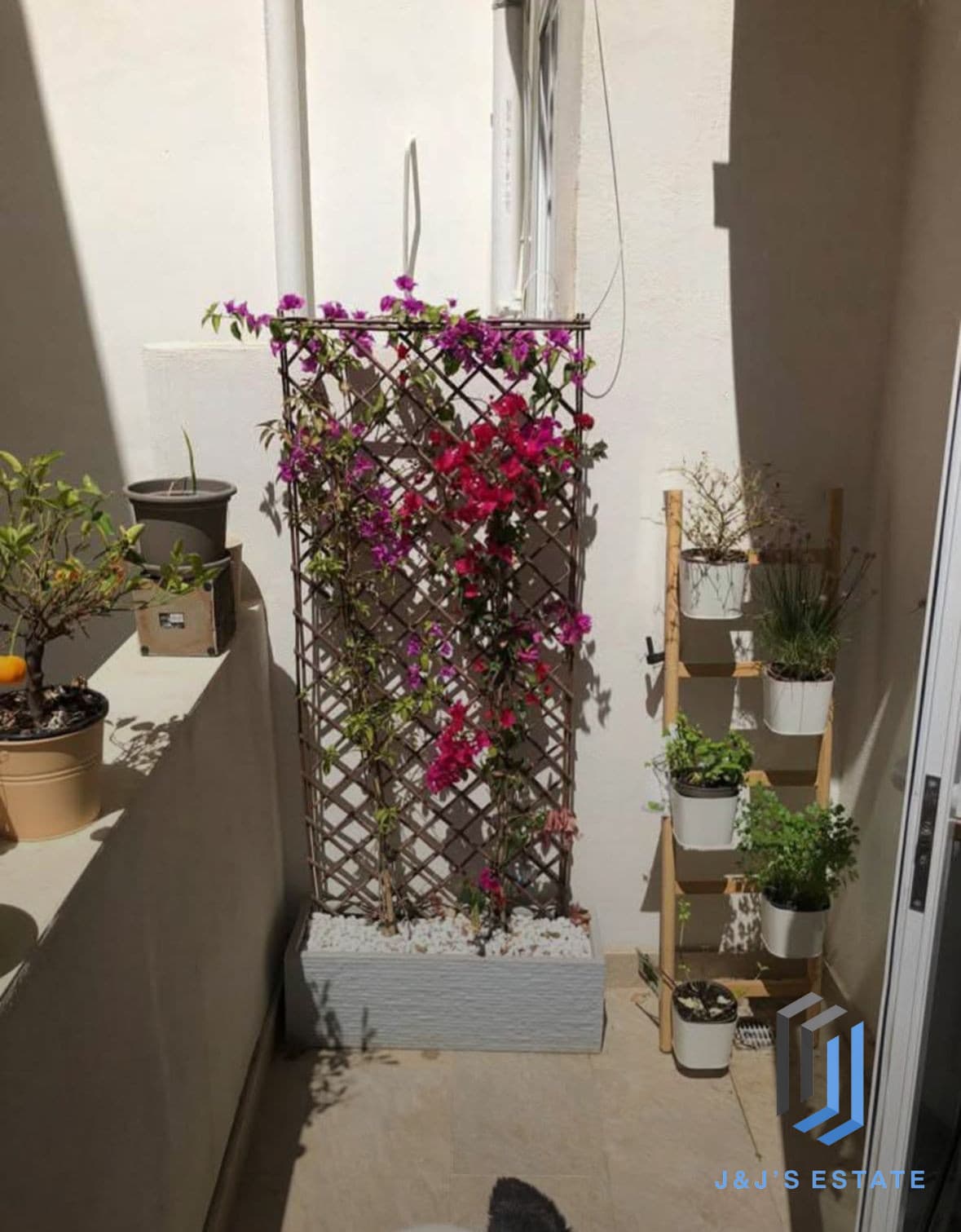 Furnished two-bedroom apartment with balcony in Gżira · 7