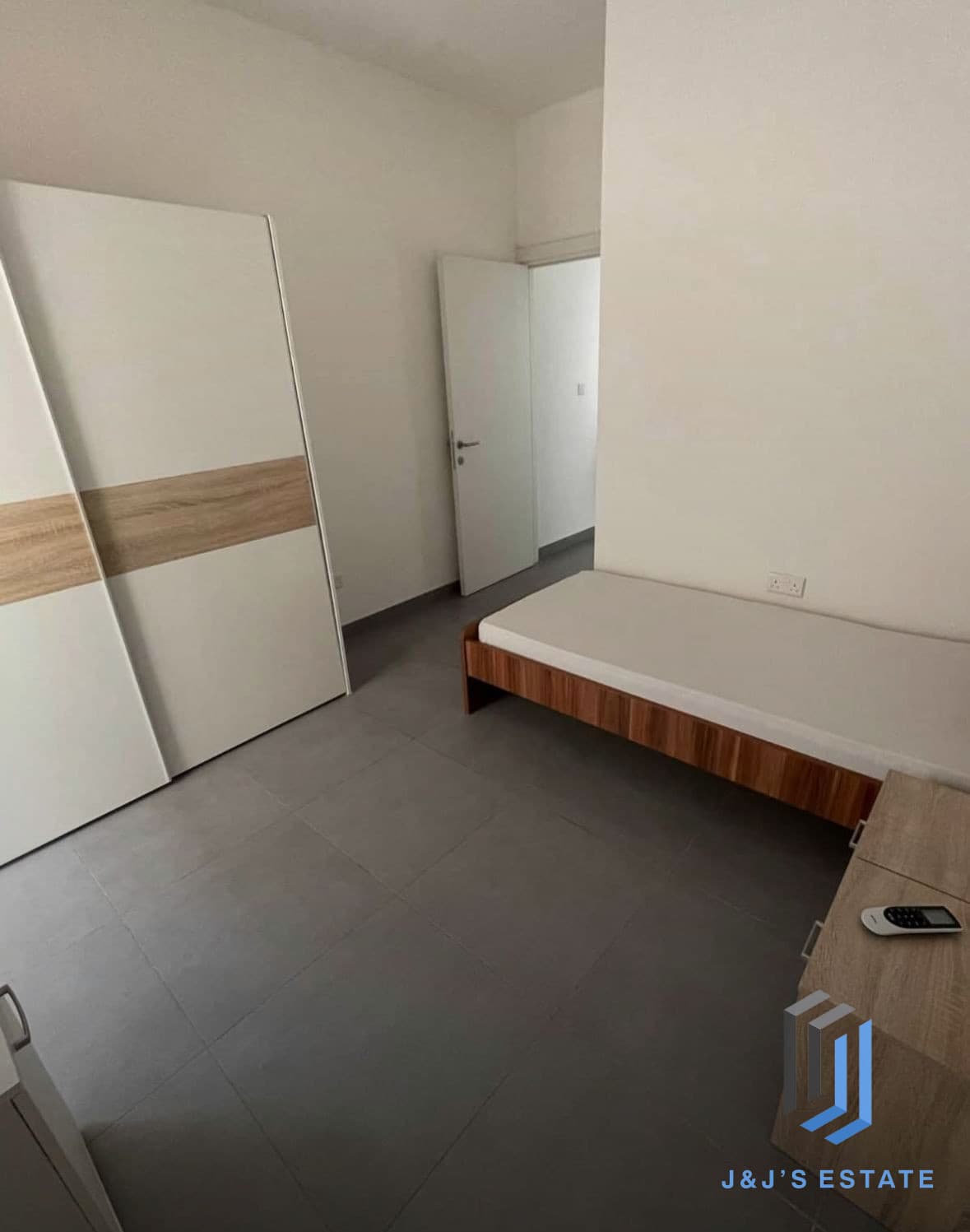 Furnished two-bedroom apartment with balcony in Gżira · 5