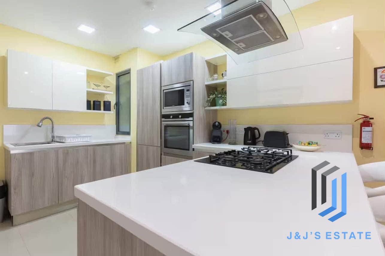 Fully Furnished 3-Bedroom Apartment in St Julian's · 5