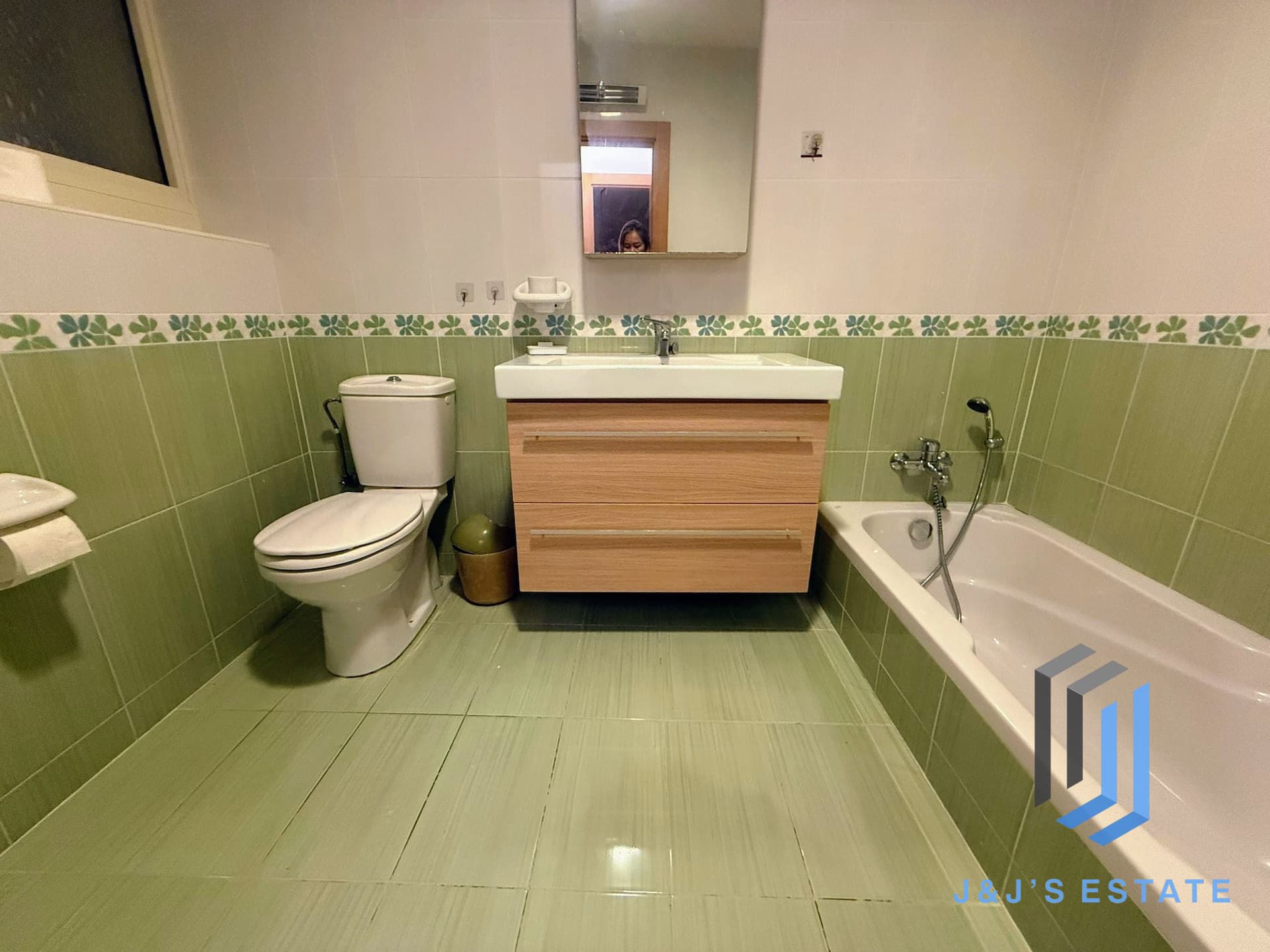 Fully furnished 3‑bed apartment on first floor in Swieqi · 10
