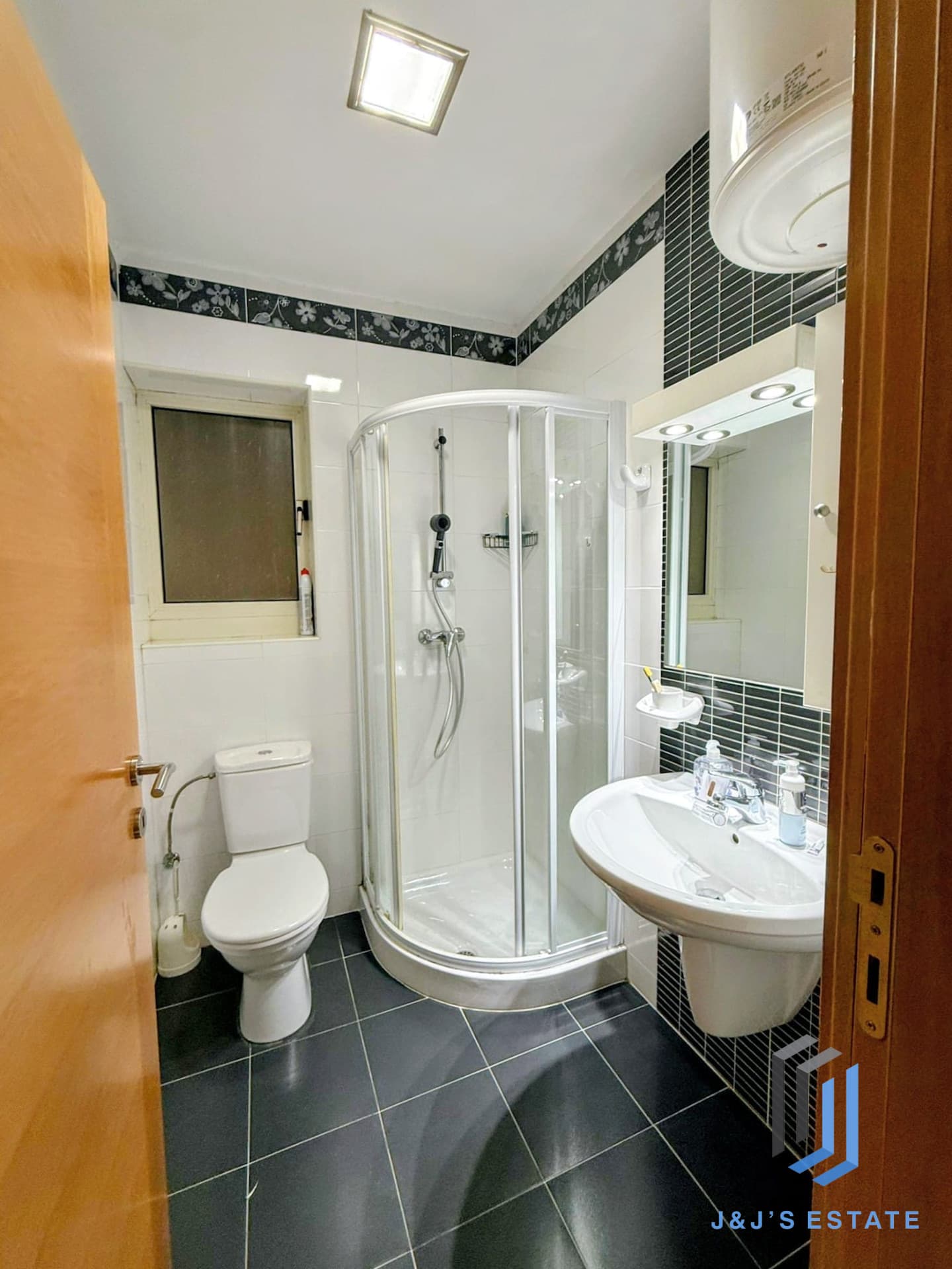 Fully furnished 3‑bed apartment on first floor in Swieqi · 11
