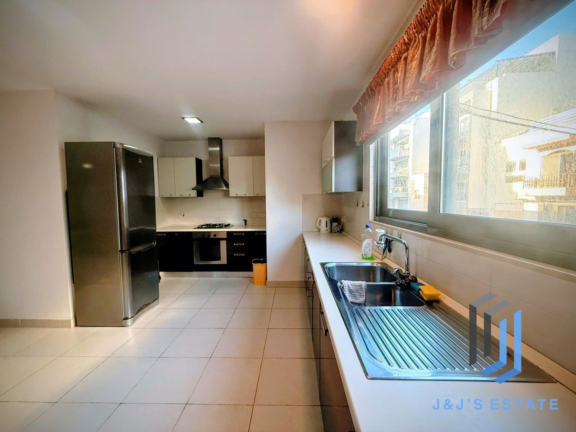 Fully furnished 3‑bed apartment on first floor in Swieqi · 4