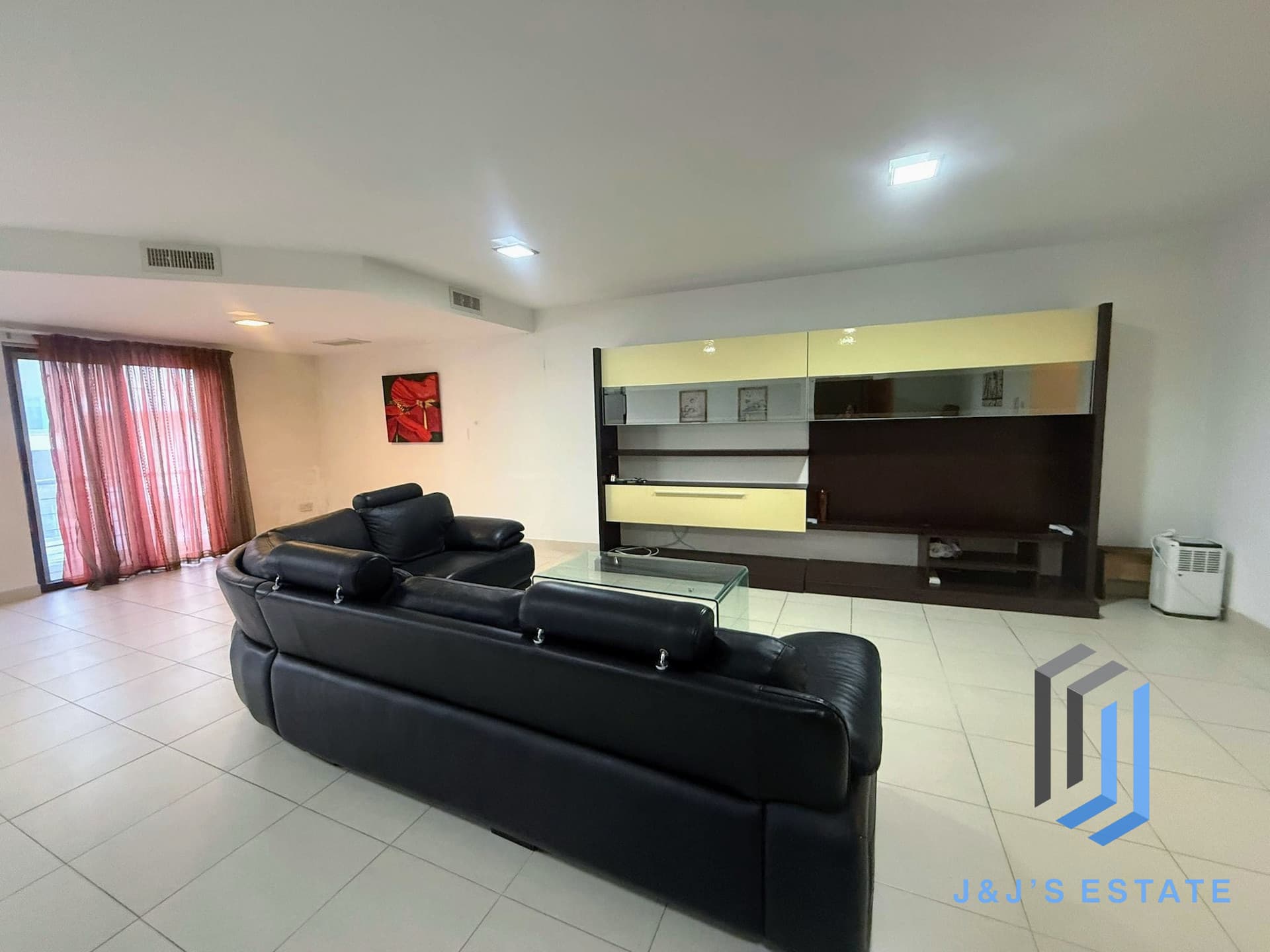 Fully furnished 3‑bed apartment on first floor in Swieqi · 1