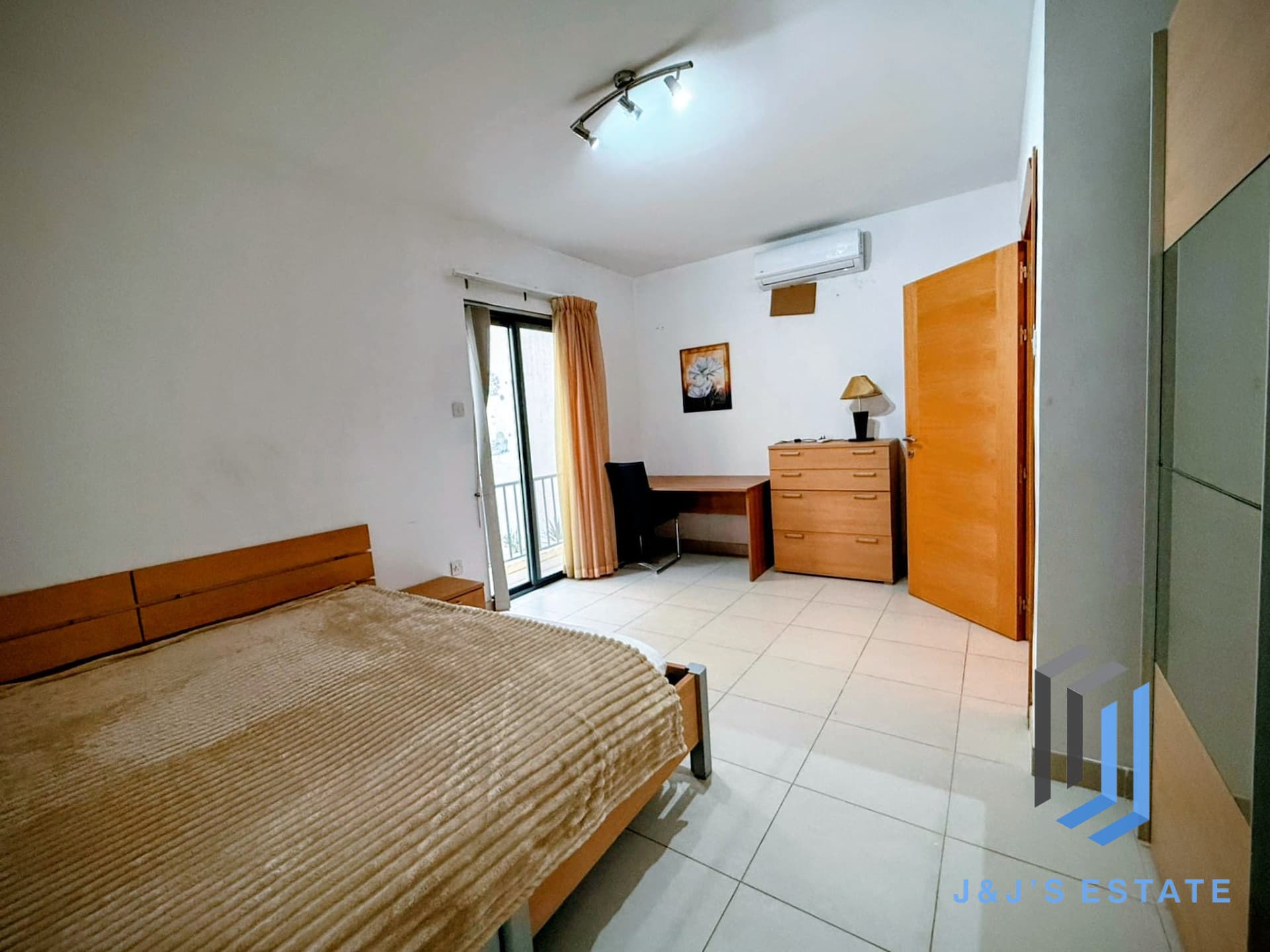 Fully furnished 3‑bed apartment on first floor in Swieqi · 7
