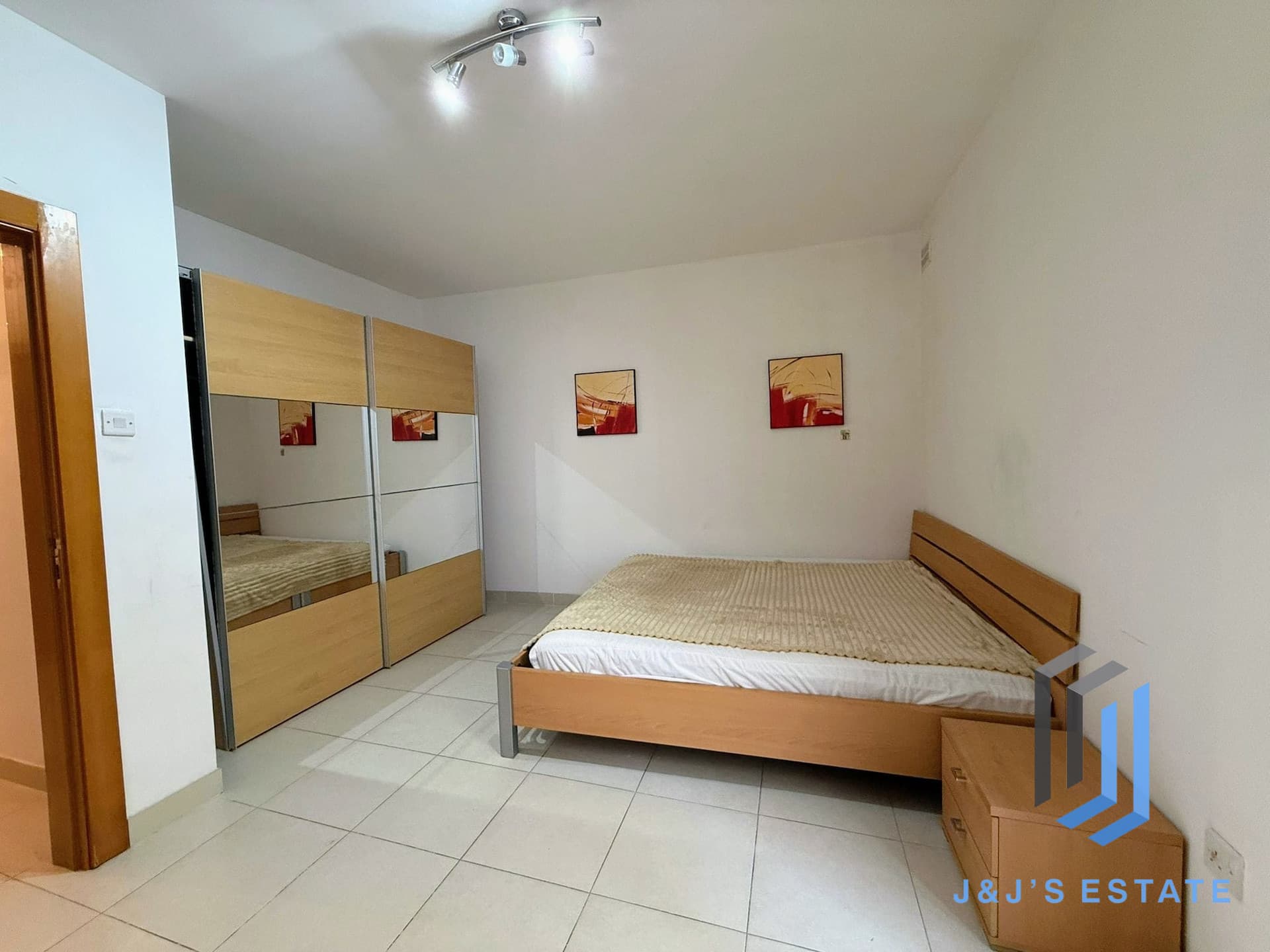 Fully furnished 3‑bed apartment on first floor in Swieqi · 8
