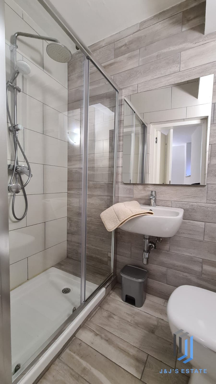 Furnished 2-Bed Duplex in Prime Sliema · 10