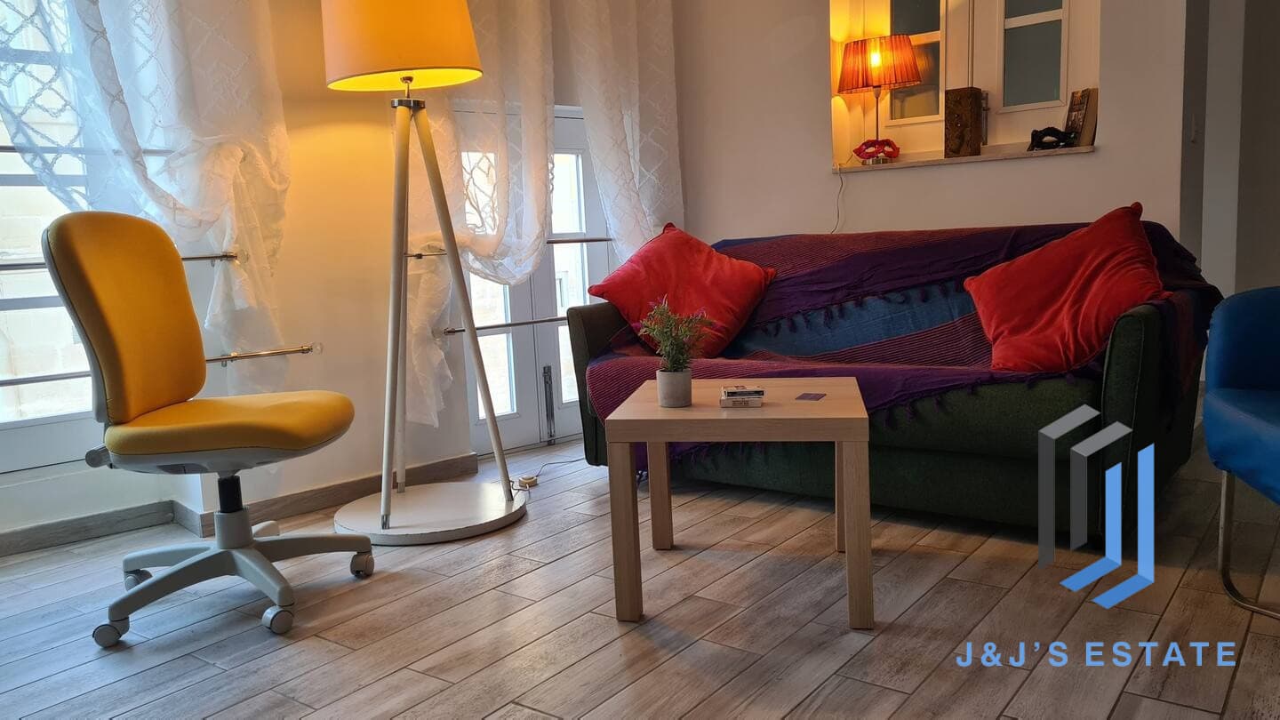Furnished 2-Bed Duplex in Prime Sliema